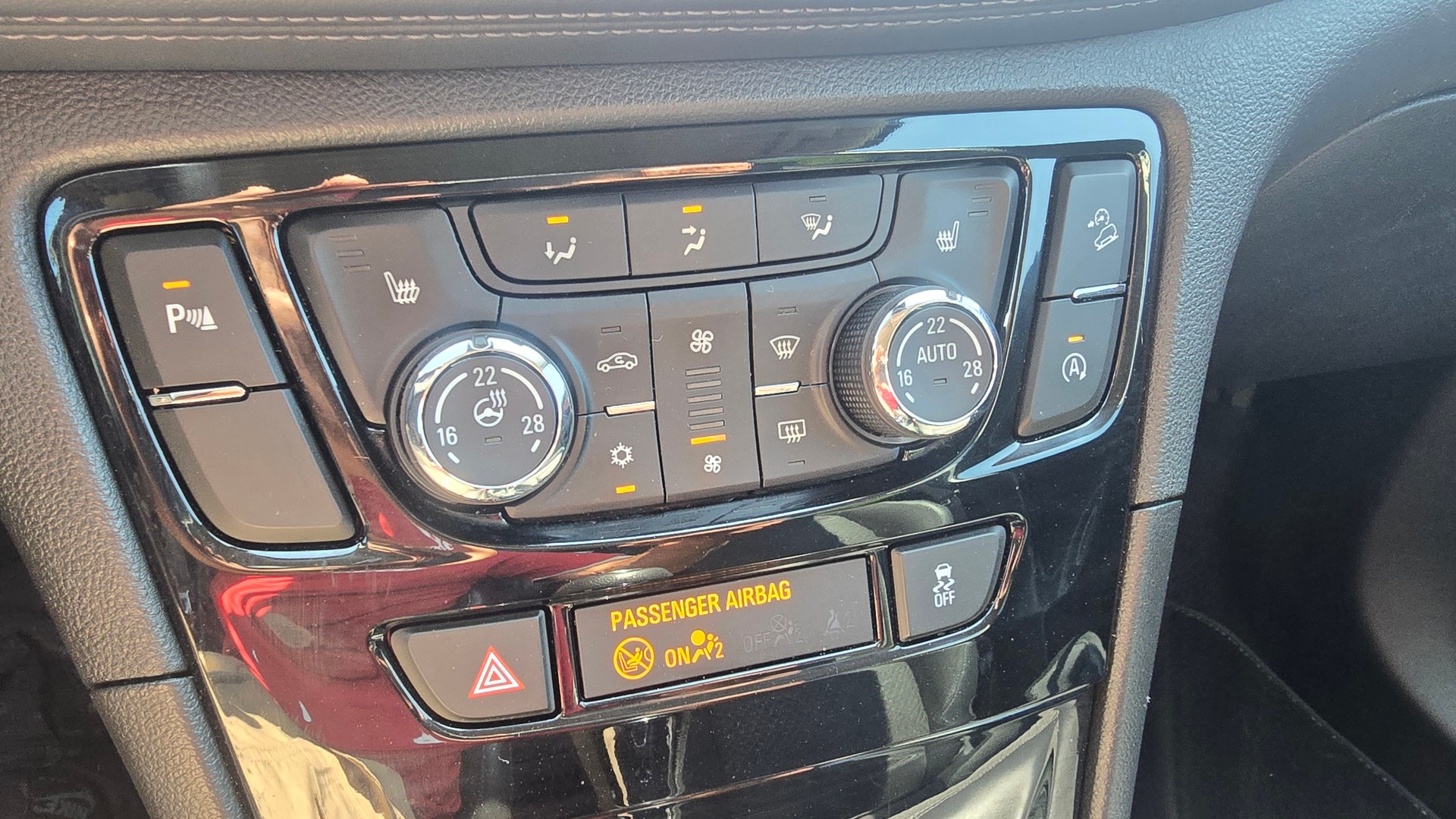 OPEL Mokka X 1.4i 16V Turbo Excellence 4WD Automatik-image-8