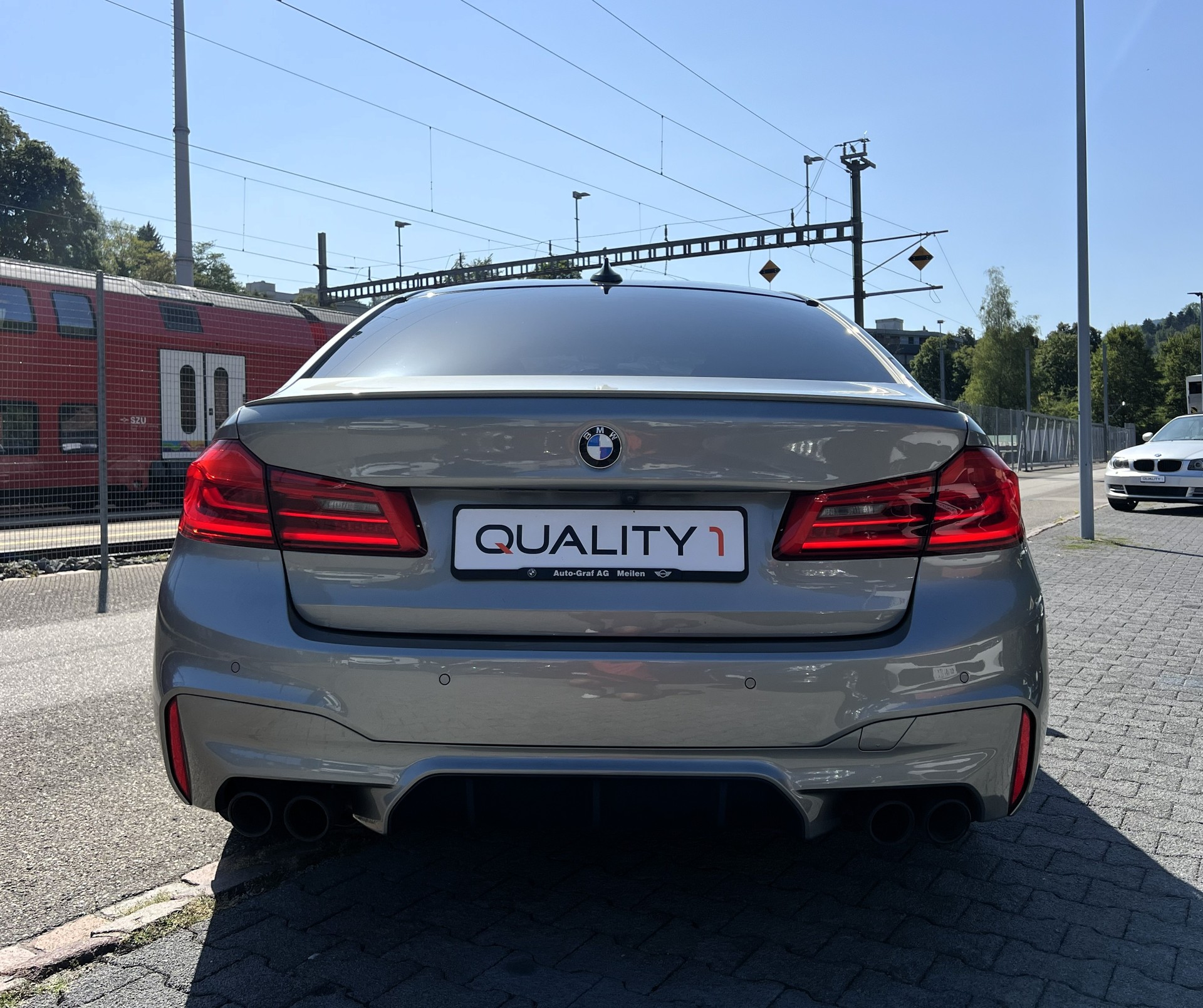 BMW M5 xDrive Drivelogic-showroom-element-3