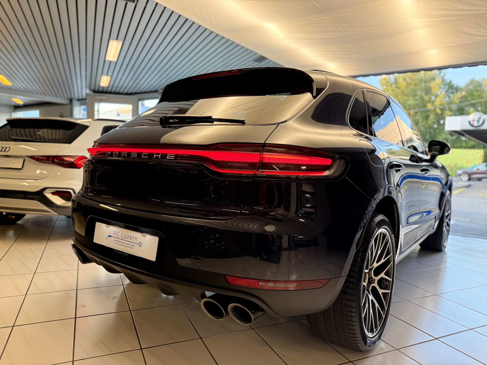 PORSCHE Macan PDK inkl. Porsche APPROVED Garantie-showroom-element-2