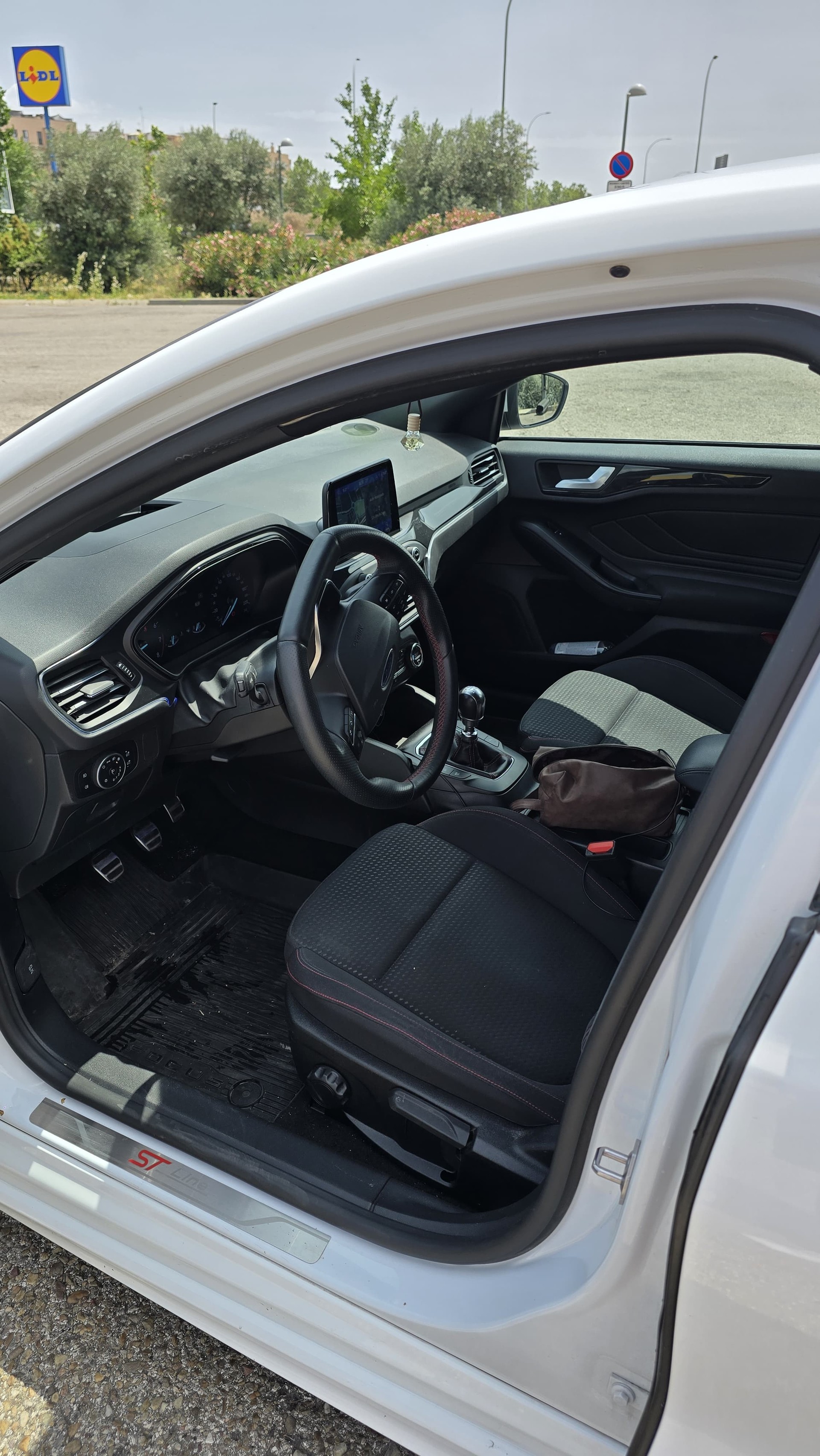 FORD ST-Line 1.0 EcoBoost-image-4