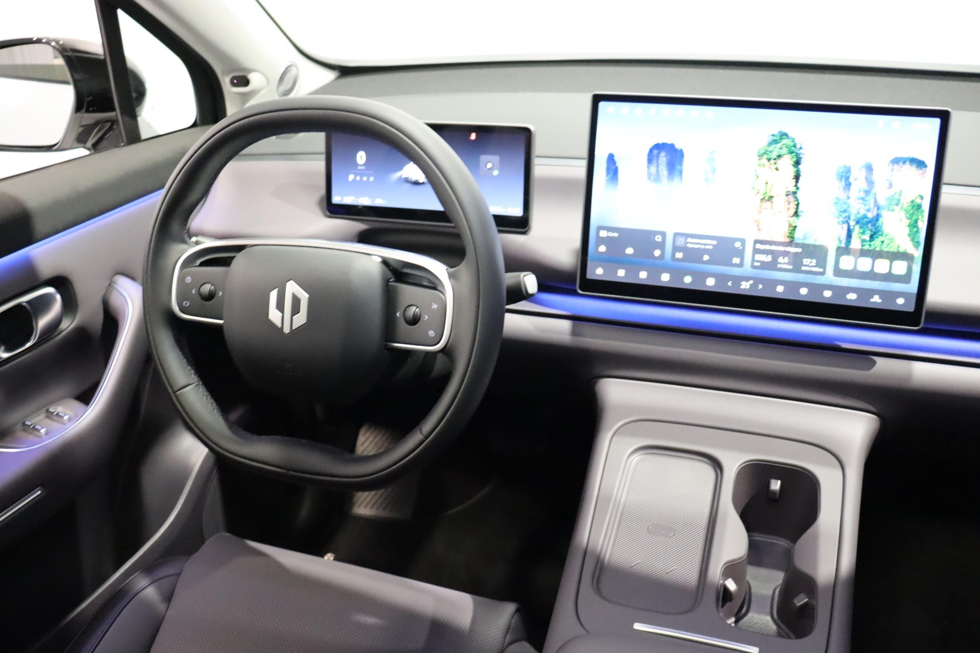 LEAPMOTOR C10 1.5 REEV Design-image-8