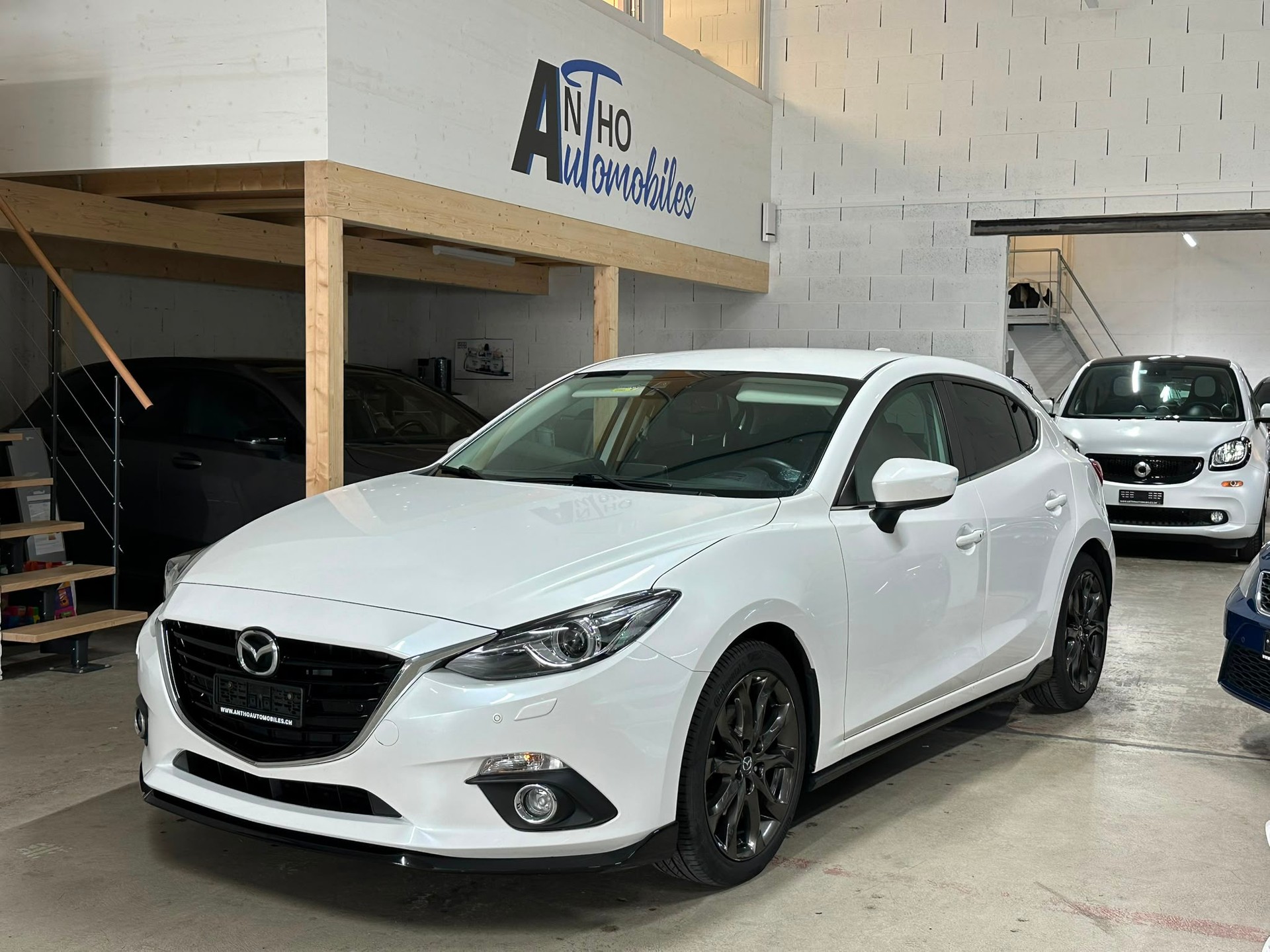 MAZDA 3 SKYACTIV-G 165 Revolution-image-0