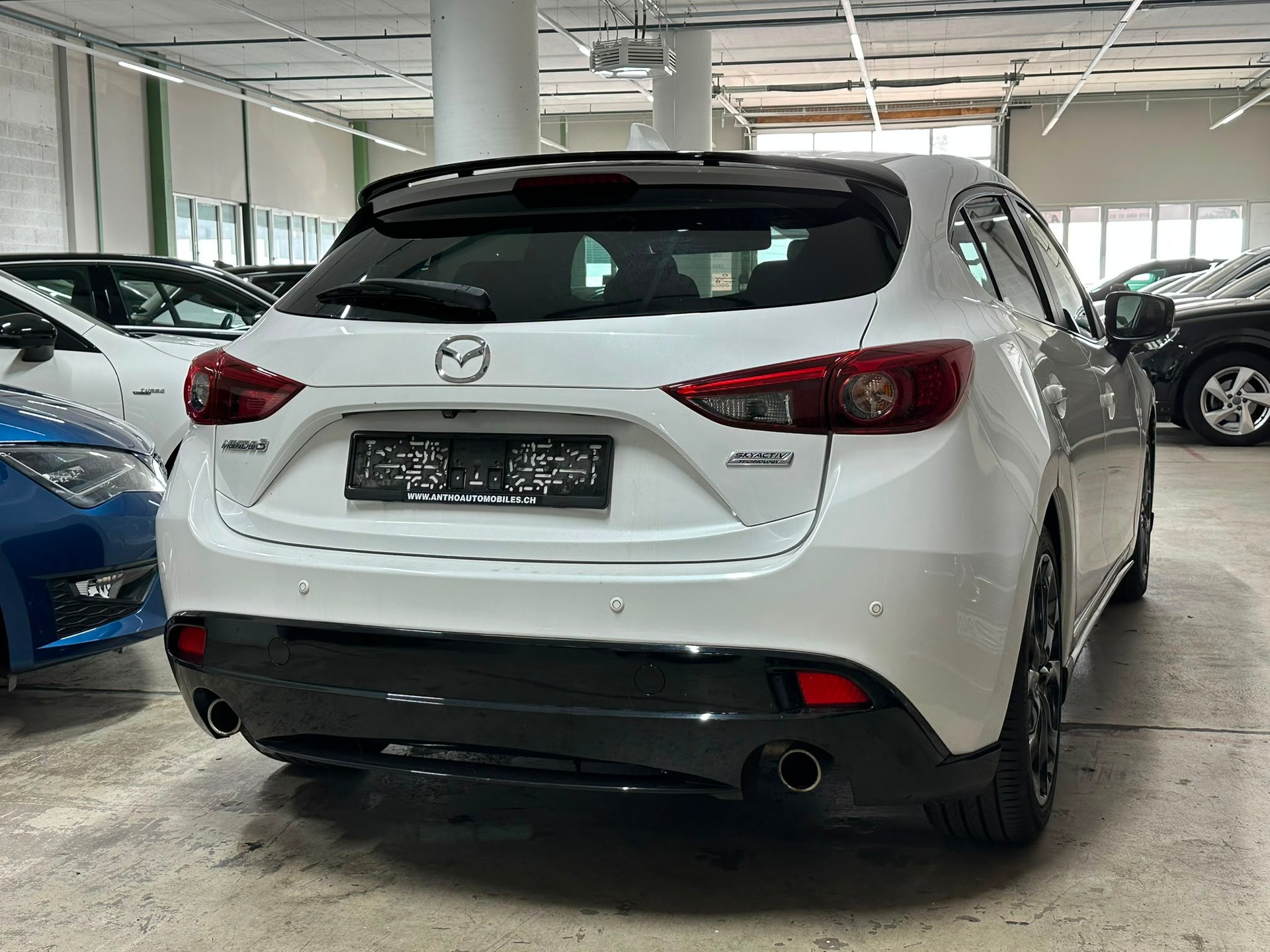 MAZDA 3 SKYACTIV-G 165 Revolution-image-4