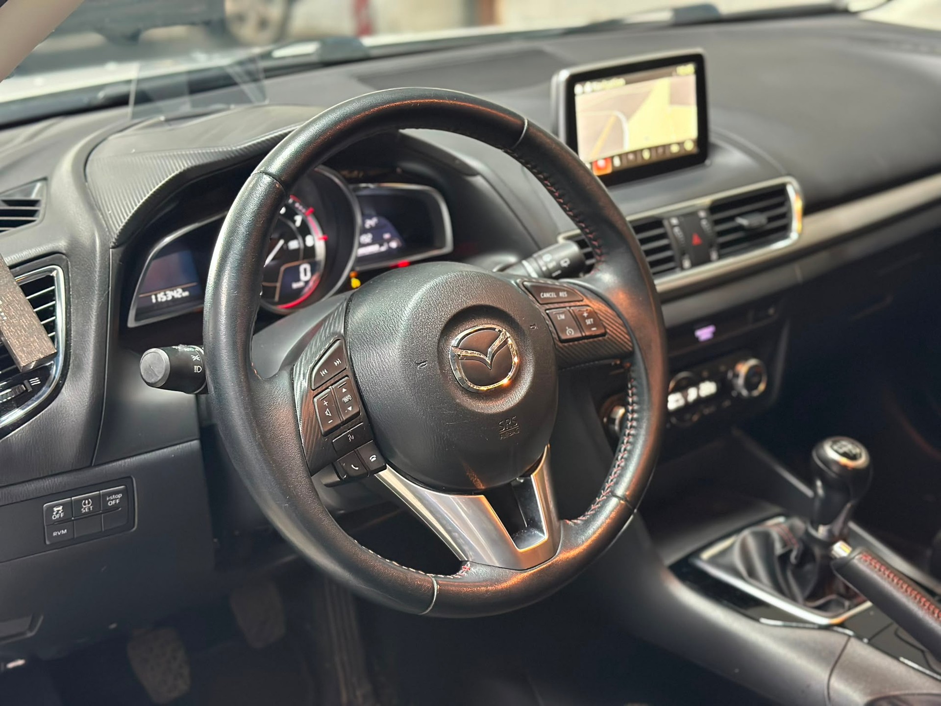 MAZDA 3 SKYACTIV-G 165 Revolution-image-8