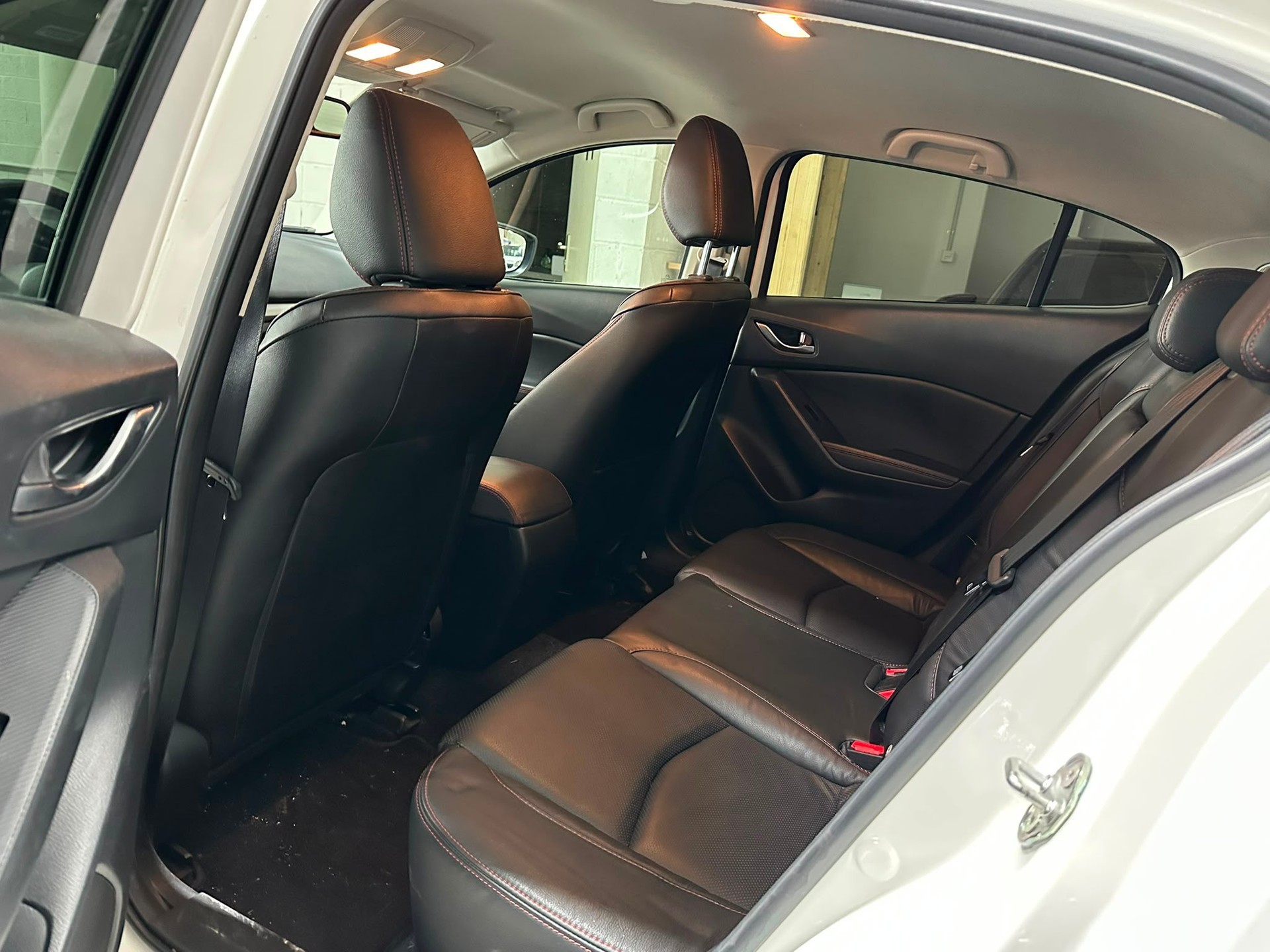 MAZDA 3 SKYACTIV-G 165 Revolution-image-6