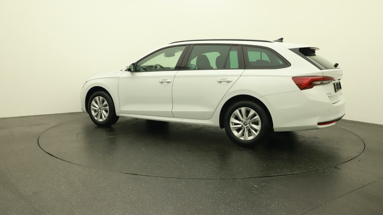SKODA Octavia Combi 2.0 TDI DSG Selection-showroom-element-2