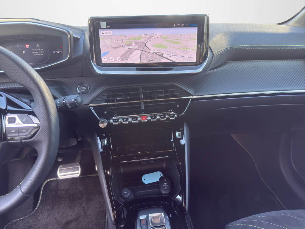 PEUGEOT 208 1.2 Hybrid 145 GT-image-11