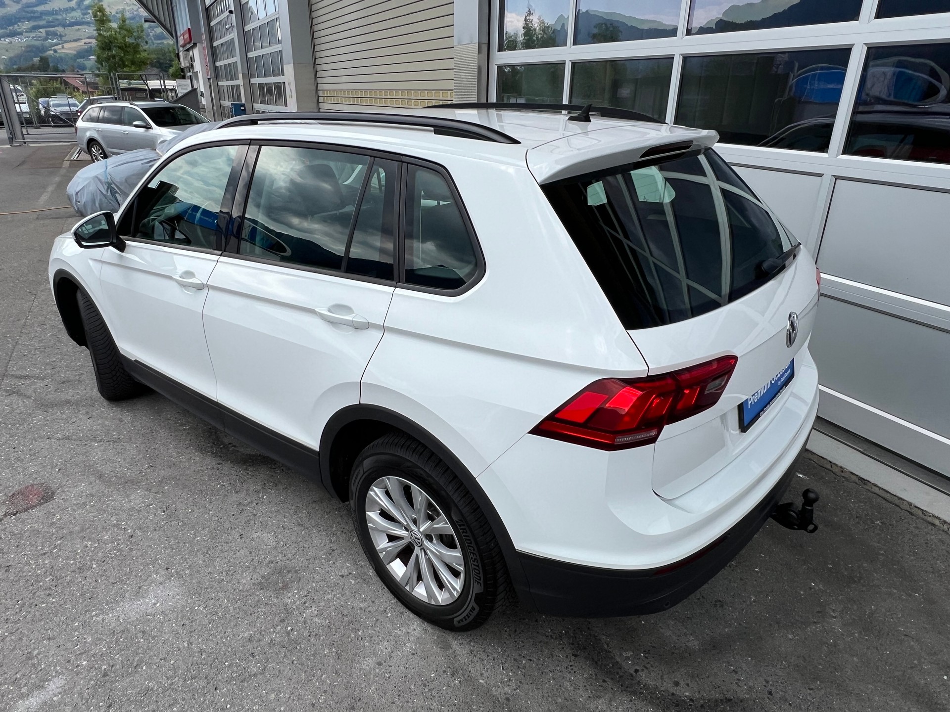VW Tiguan 2.0 TDI Comfortline 4x4 DSG ** Navigation * Anhängerkupplung 2500 Kg. * frisch ab MFK * 1 Jahr Garantie möglich **-image-7