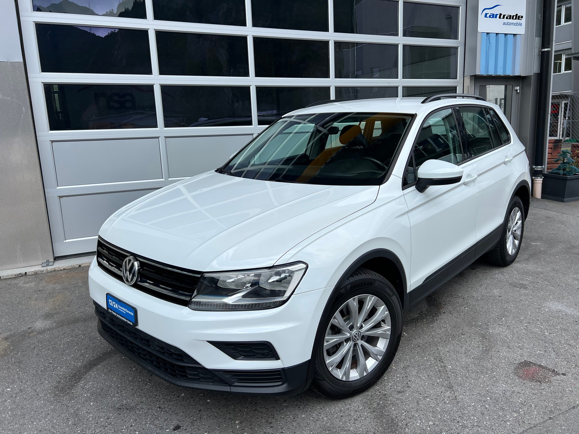 VW Tiguan 2.0 TDI Comfortline 4x4 DSG ** Navigation * Anhängerkupplung 2500 Kg. * frisch ab MFK * 1 Jahr Garantie möglich **-image-1