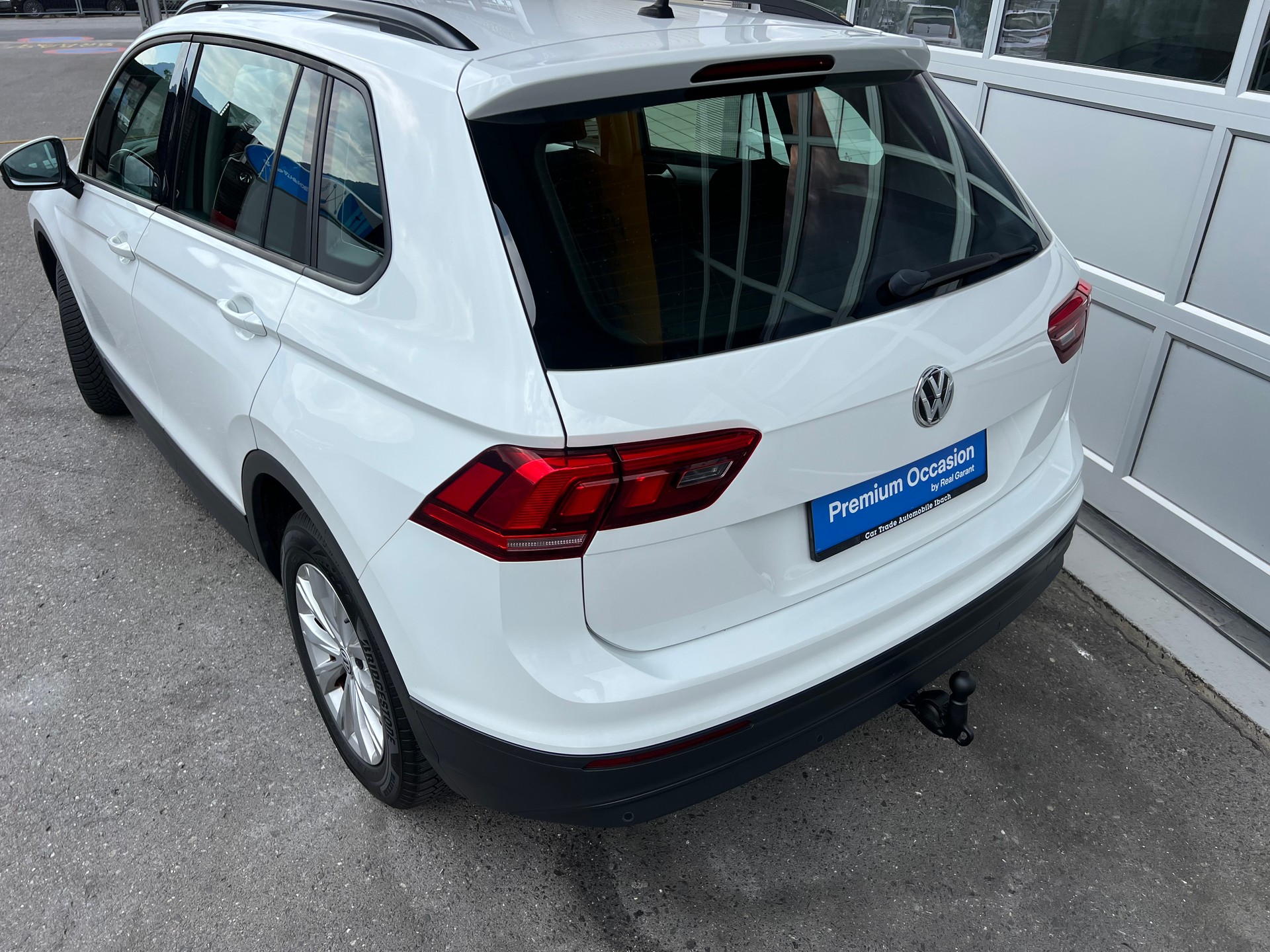 VW Tiguan 2.0 TDI Comfortline 4x4 DSG ** Navigation * Anhängerkupplung 2500 Kg. * frisch ab MFK * 1 Jahr Garantie möglich **-image-3