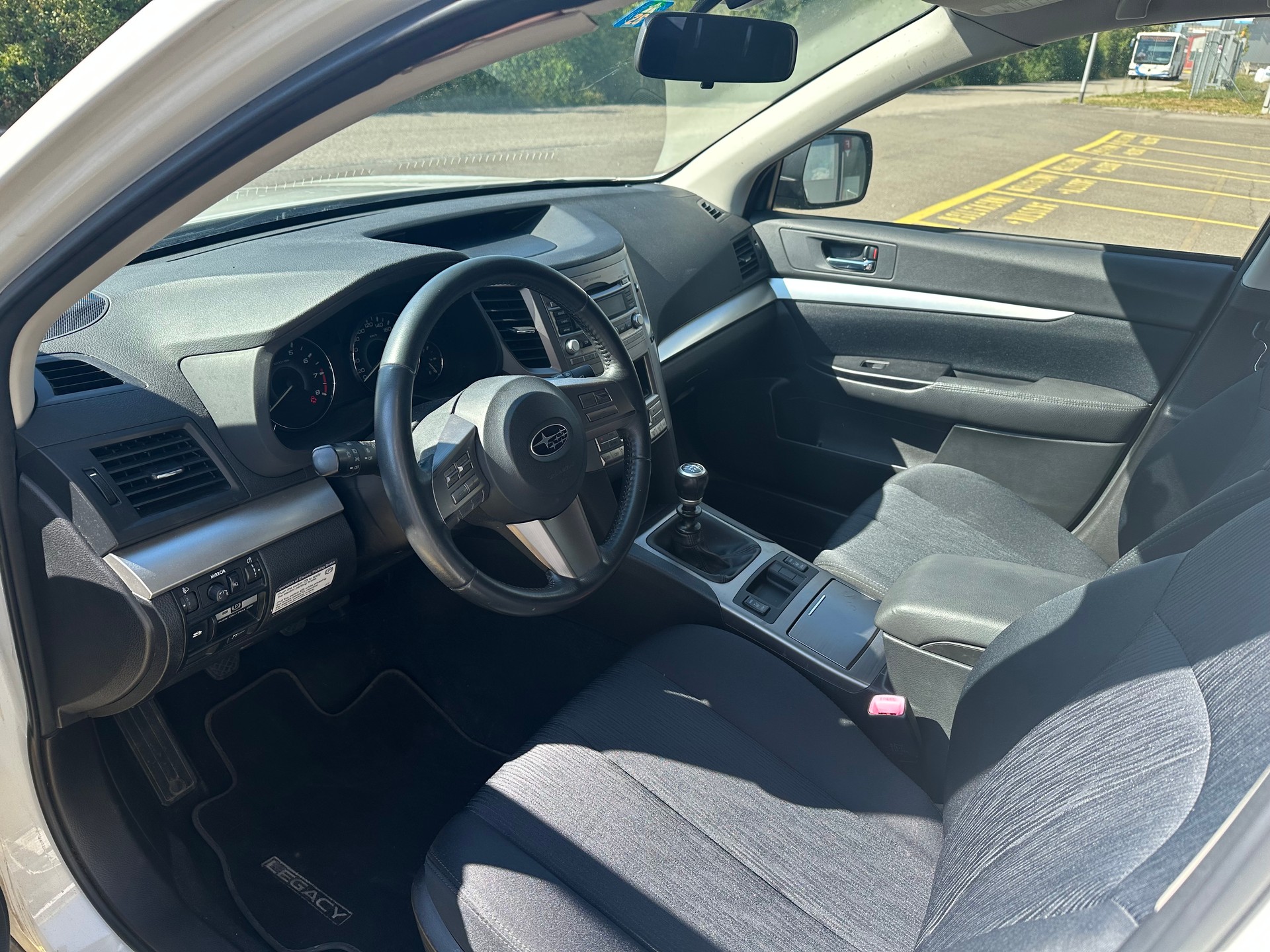SUBARU Legacy 2.0i Swiss AWD-image-6