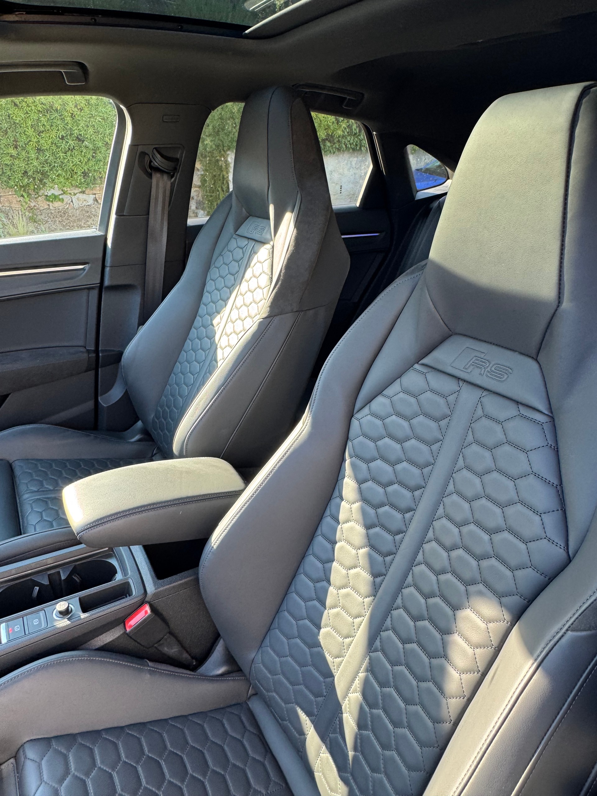 AUDI 2.5 TFSI quattro S-Tronic-image-3