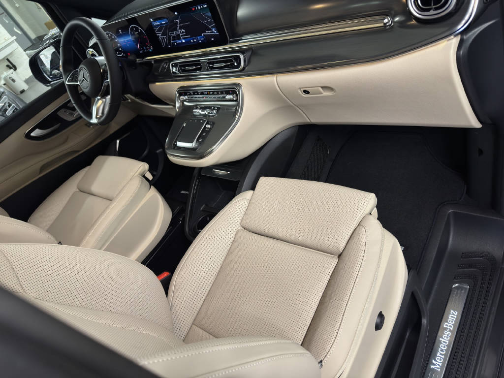 MERCEDES-BENZ V 300 d Exclusive Swiss Edition 4Matic Lang-image-10