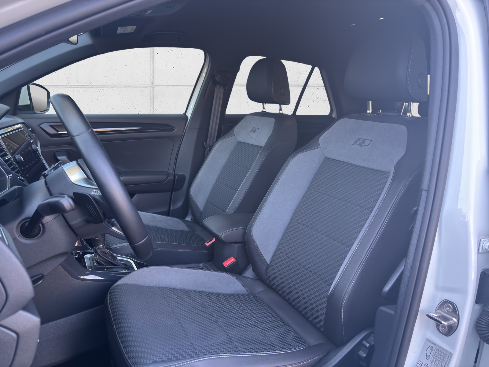 VW T-Roc 1.5 TSI EVO R-Line Sport DSG mit SwissLine Paket Sport-image-26