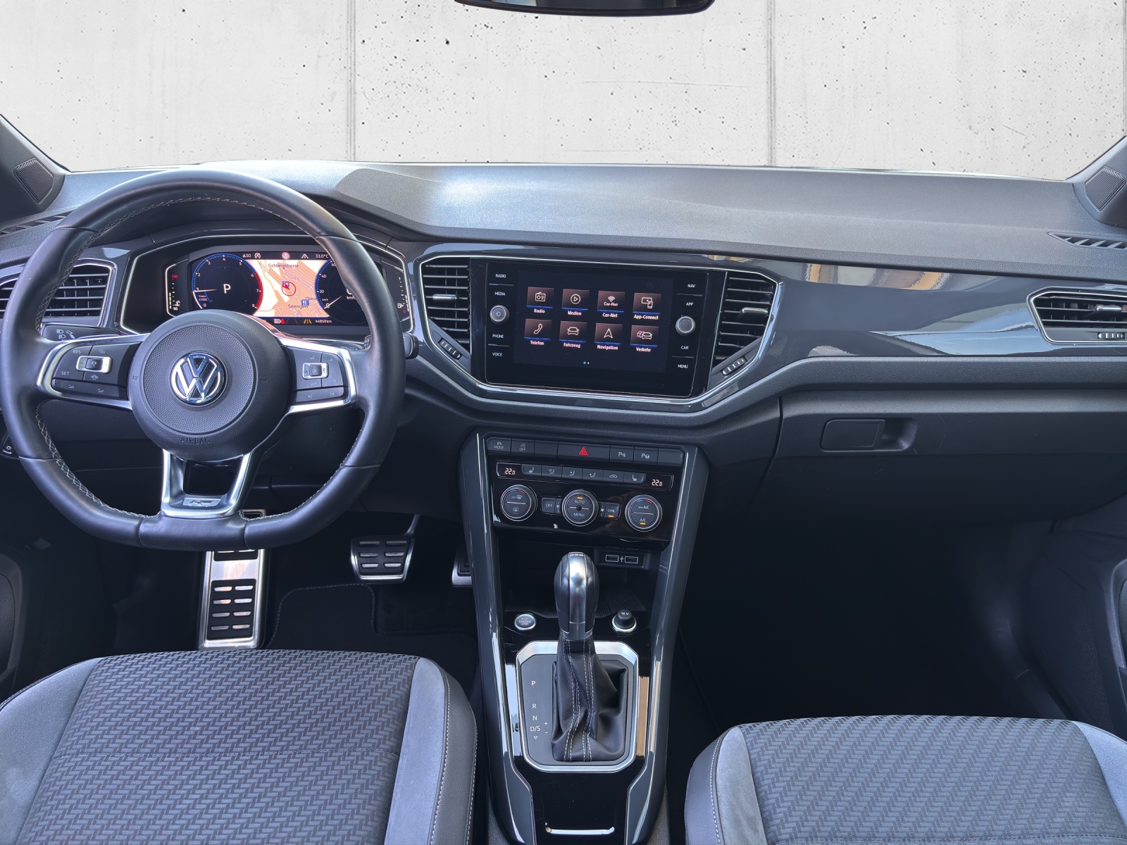 VW T-Roc 1.5 TSI EVO R-Line Sport DSG mit SwissLine Paket Sport-image-11