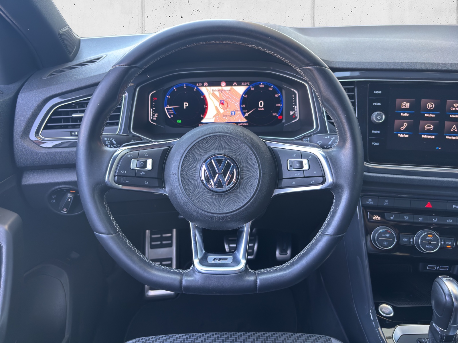 VW T-Roc 1.5 TSI EVO R-Line Sport DSG mit SwissLine Paket Sport-image-12