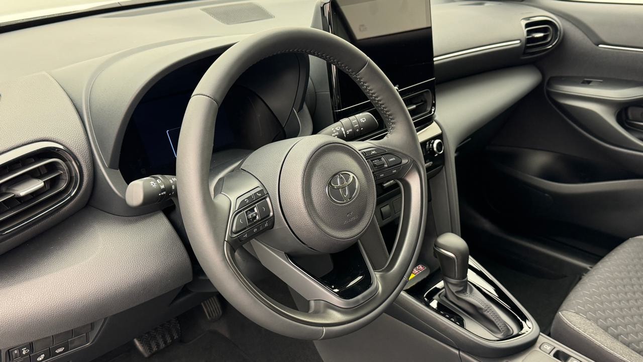 TOYOTA Yaris Cross 1.5 Style e-CVT-image-6
