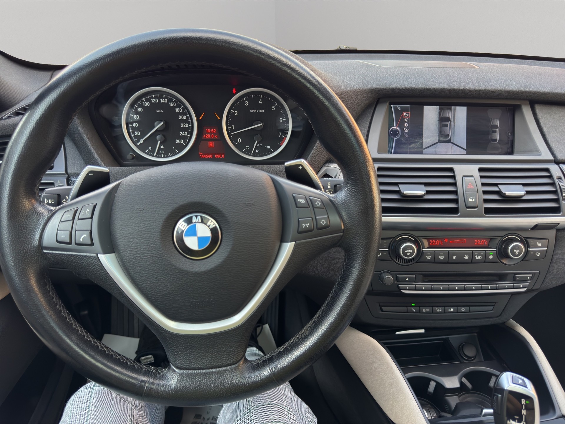 BMW X6 xDrive 50i Steptronic-image-13