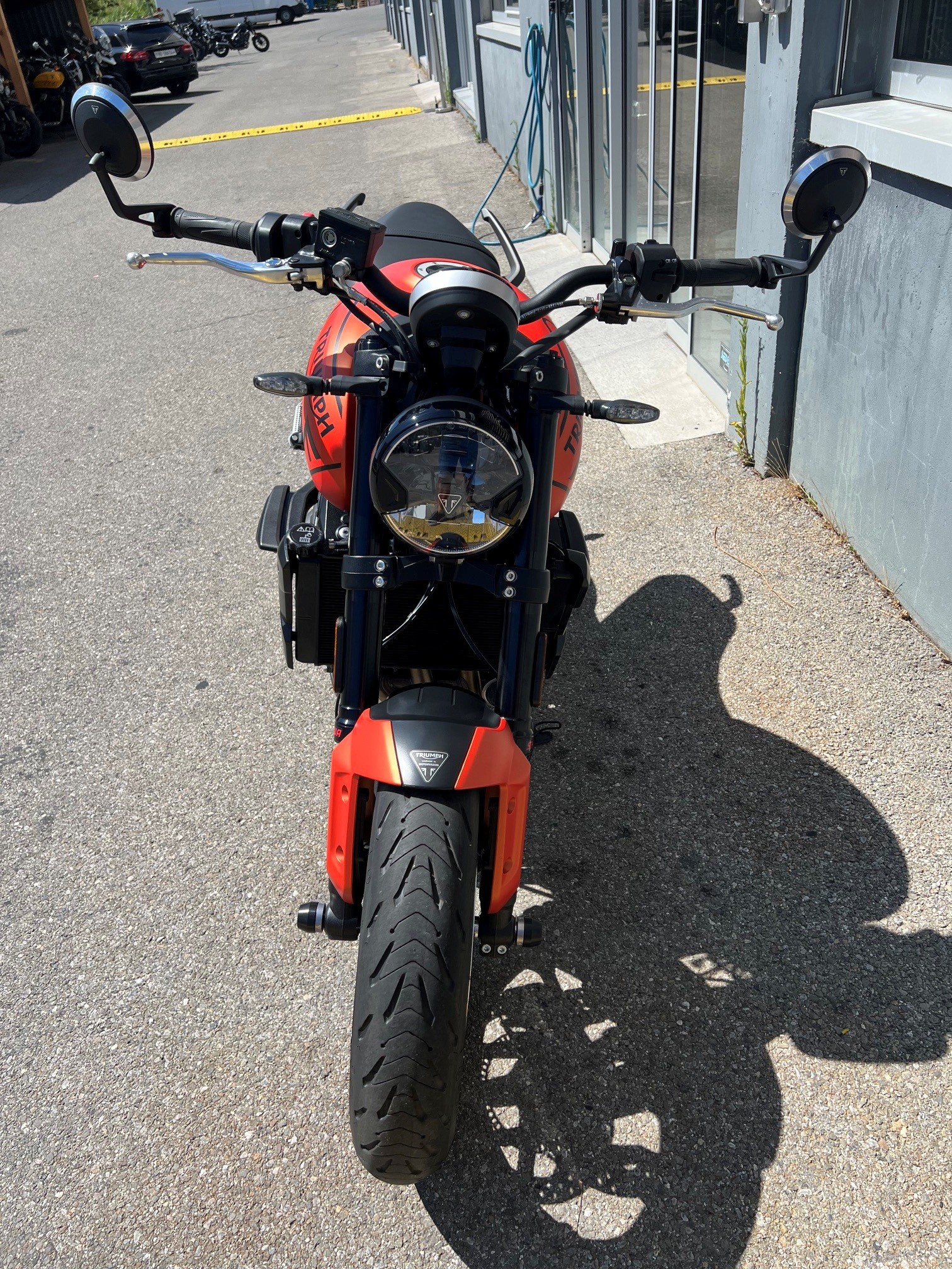 TRIUMPH Trident 660-showroom-element-2