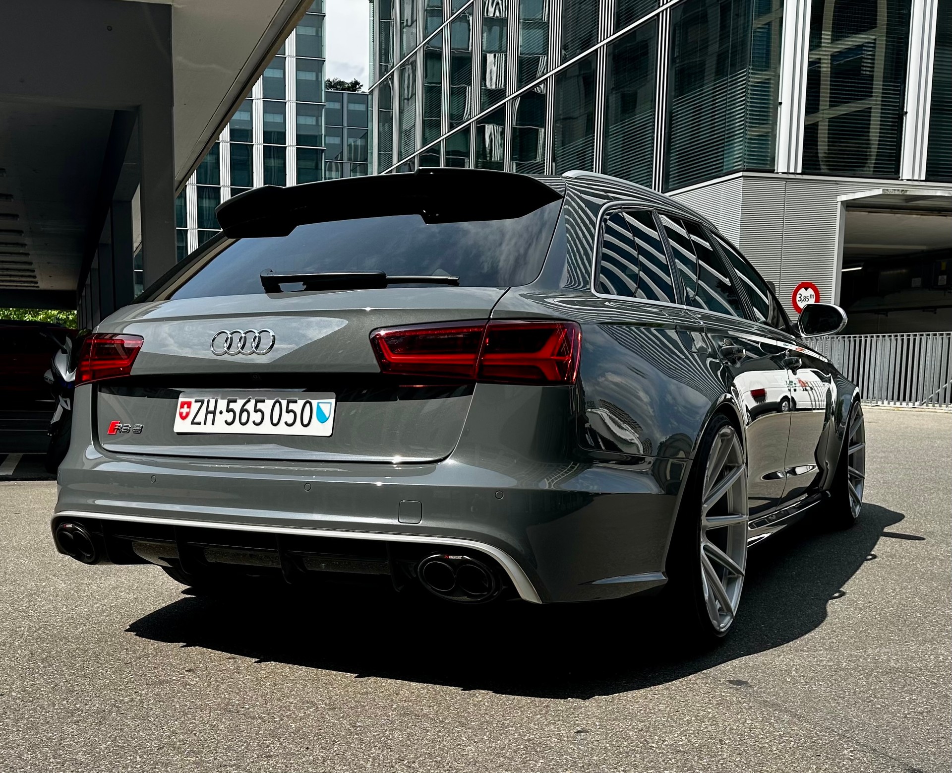AUDI RS6//Akrapovic//KW//Leasing möglich-image-1