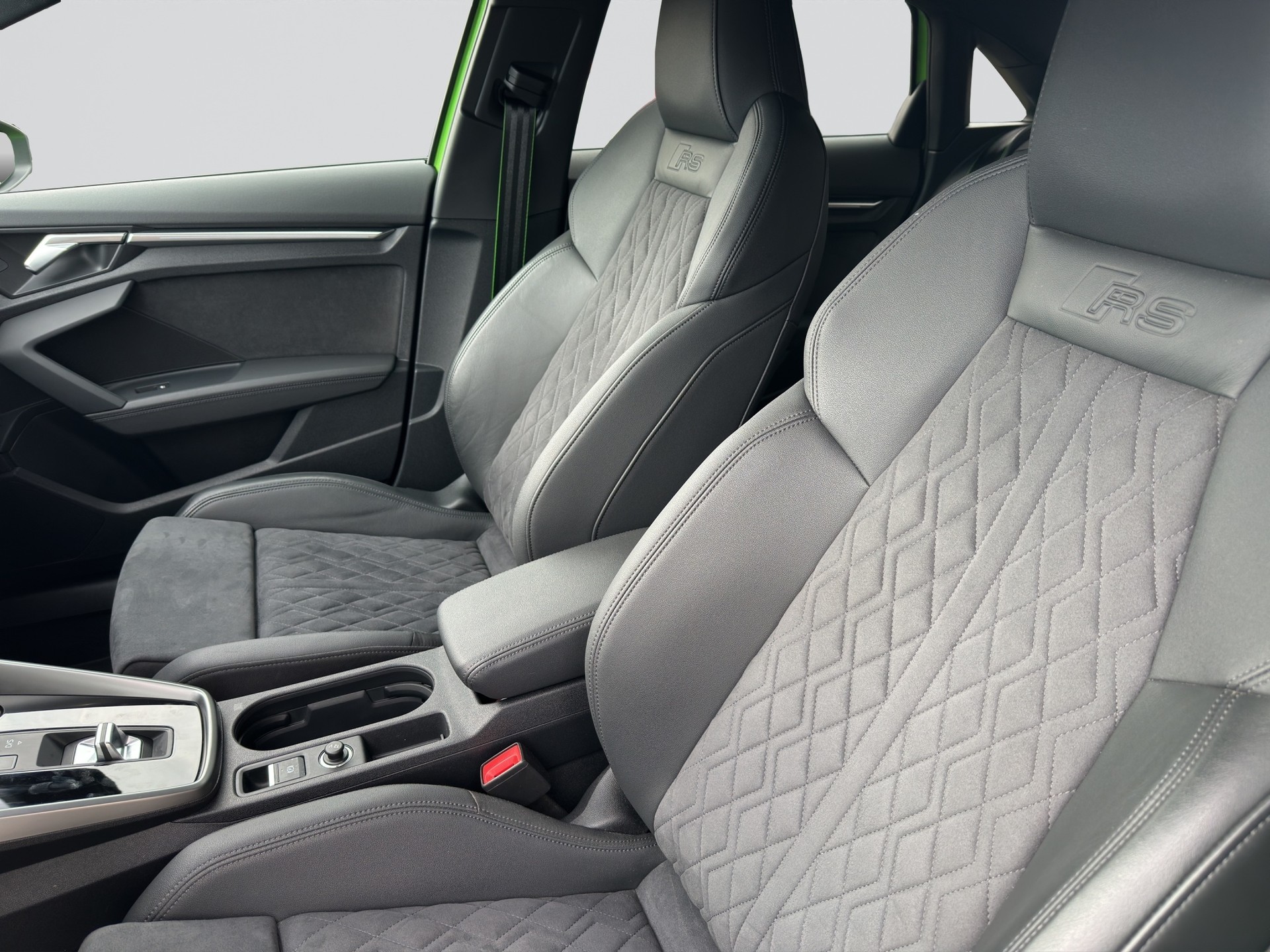 AUDI RS3 Limousine 2.5 TSI quattro S-tronic-image-11