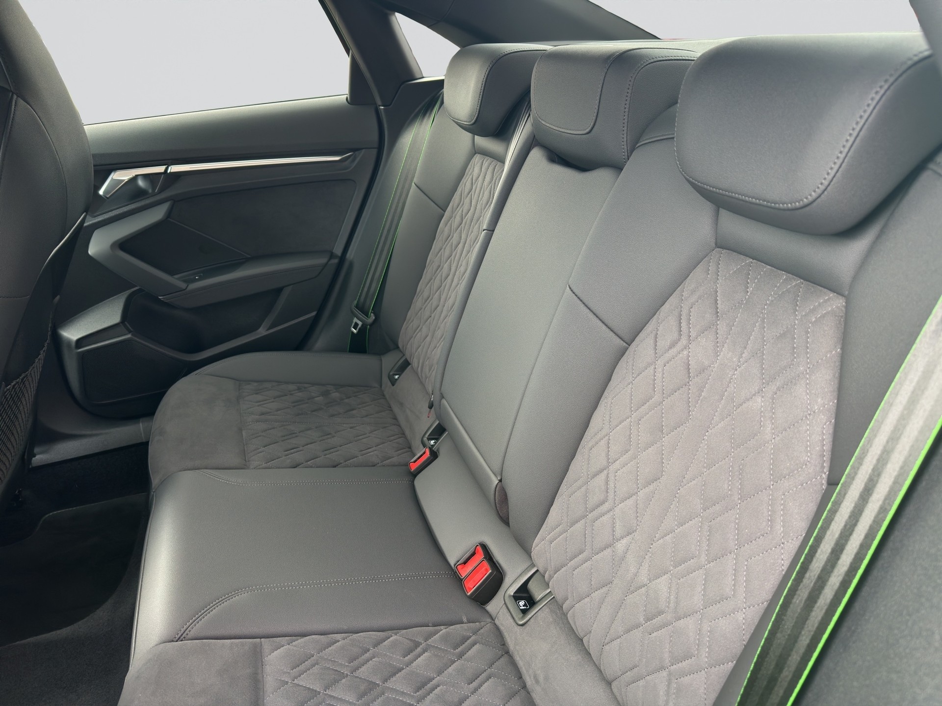 AUDI RS3 Limousine 2.5 TSI quattro S-tronic-image-14