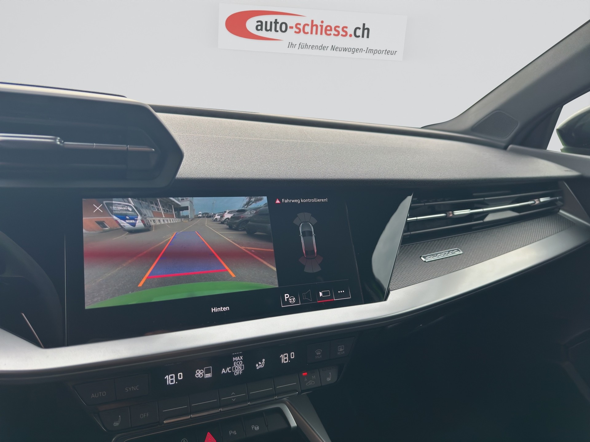 AUDI RS3 Limousine 2.5 TSI quattro S-tronic-image-4