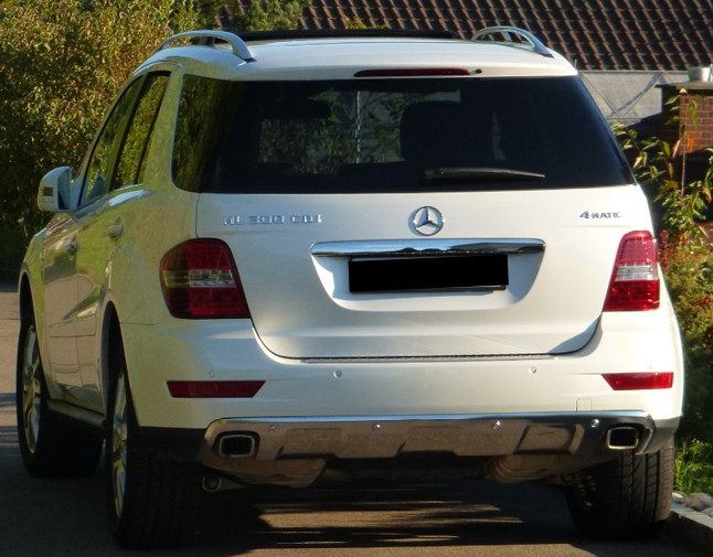 MERCEDES-BENZ ML 300 CDI BlueEF Grand Ed.-image-3