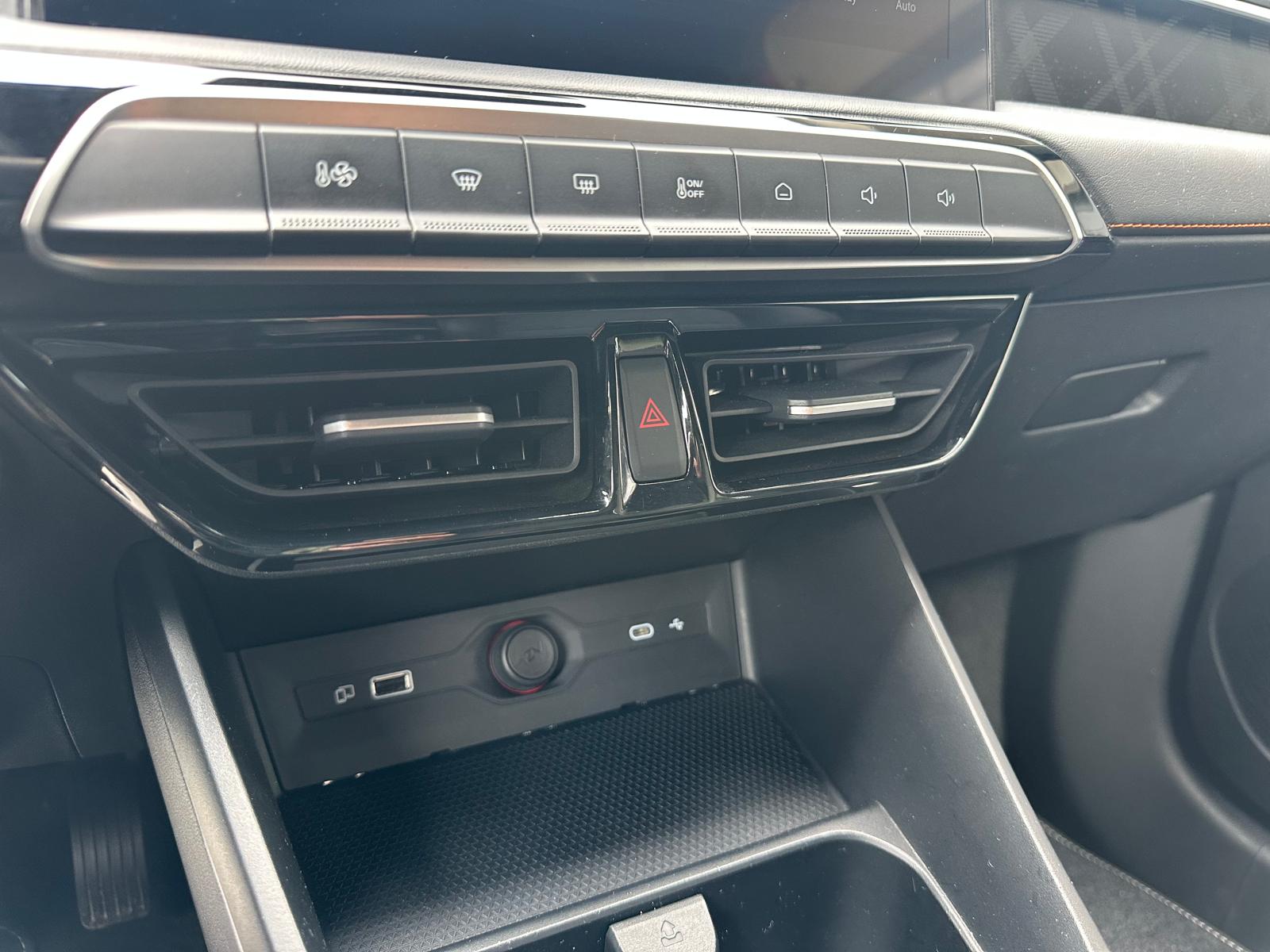 MG 3 1.5 Hybrid Luxury Aut.-image-24