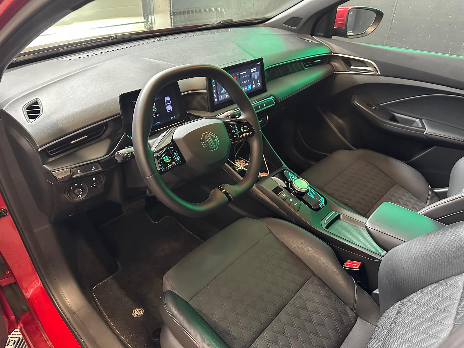 MG 3 1.5 Hybrid Luxury Aut.-showroom-element-1