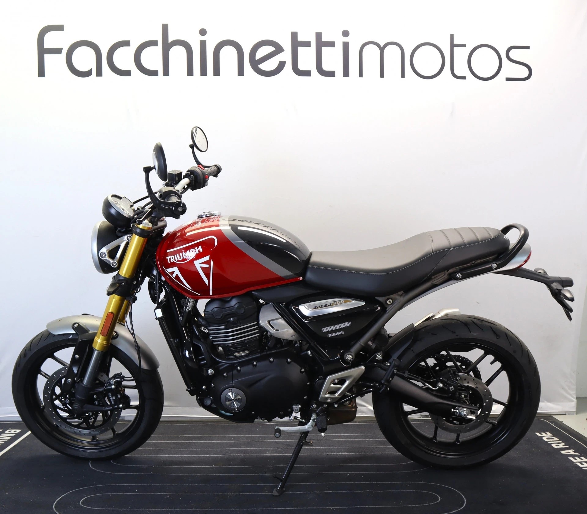 TRIUMPH Speed 400-showroom-element-1