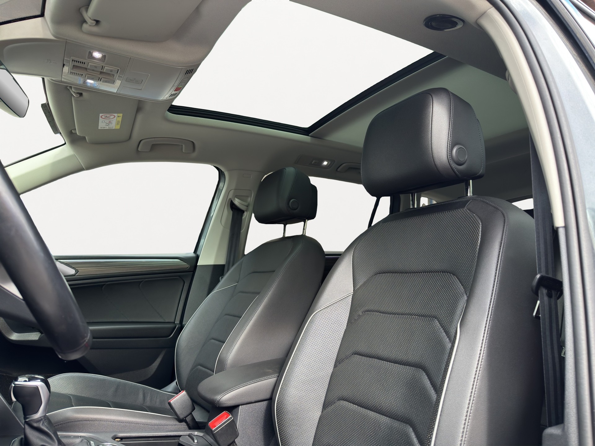 VW Tiguan Allspace 2.0 TDI SCR Elegance 4Motion DSG-image-7