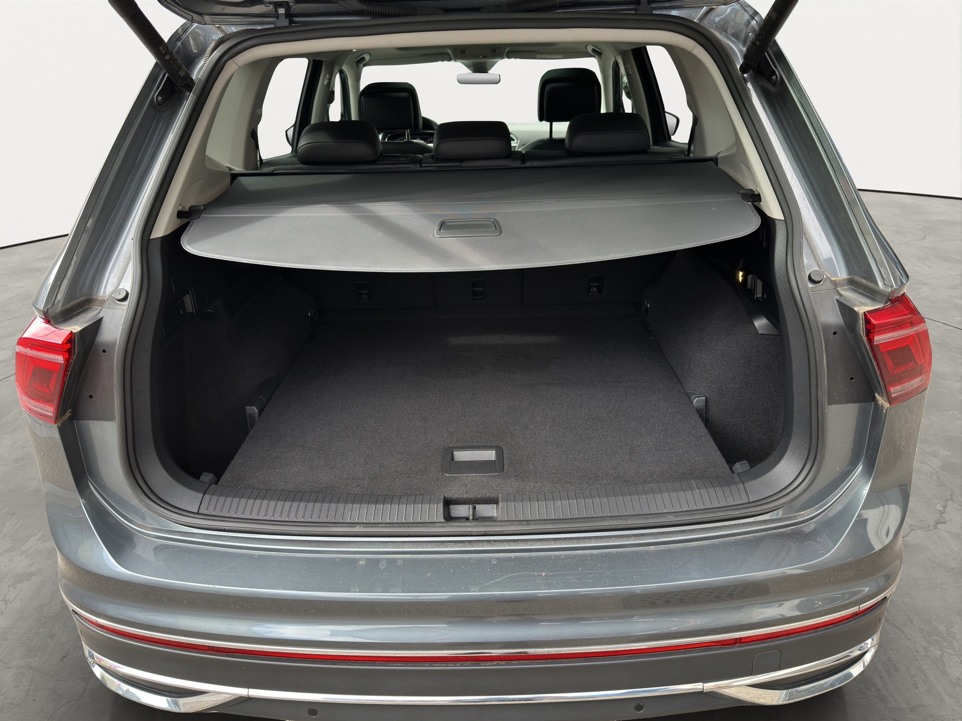 VW Tiguan Allspace 2.0 TDI SCR Elegance 4Motion DSG-image-9