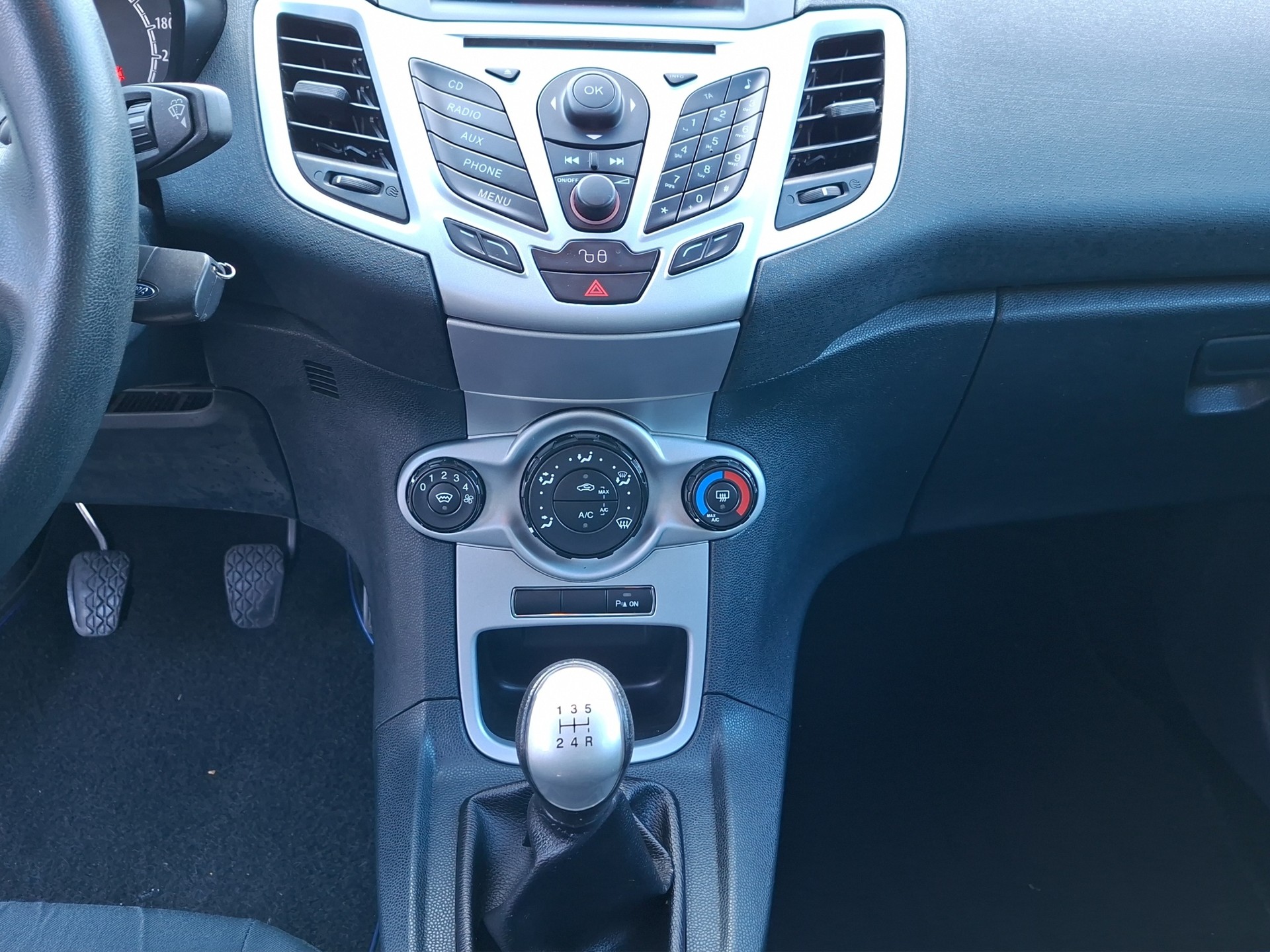 FORD Fiesta 1.4 16V Trend+-image-12