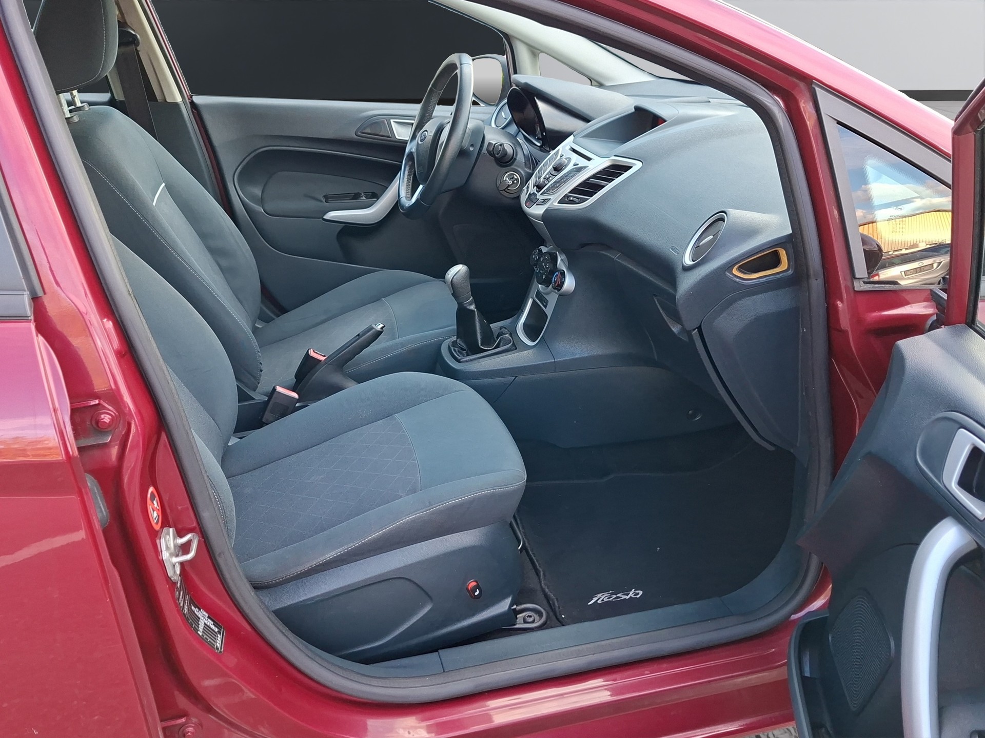 FORD Fiesta 1.4 16V Trend+-image-15