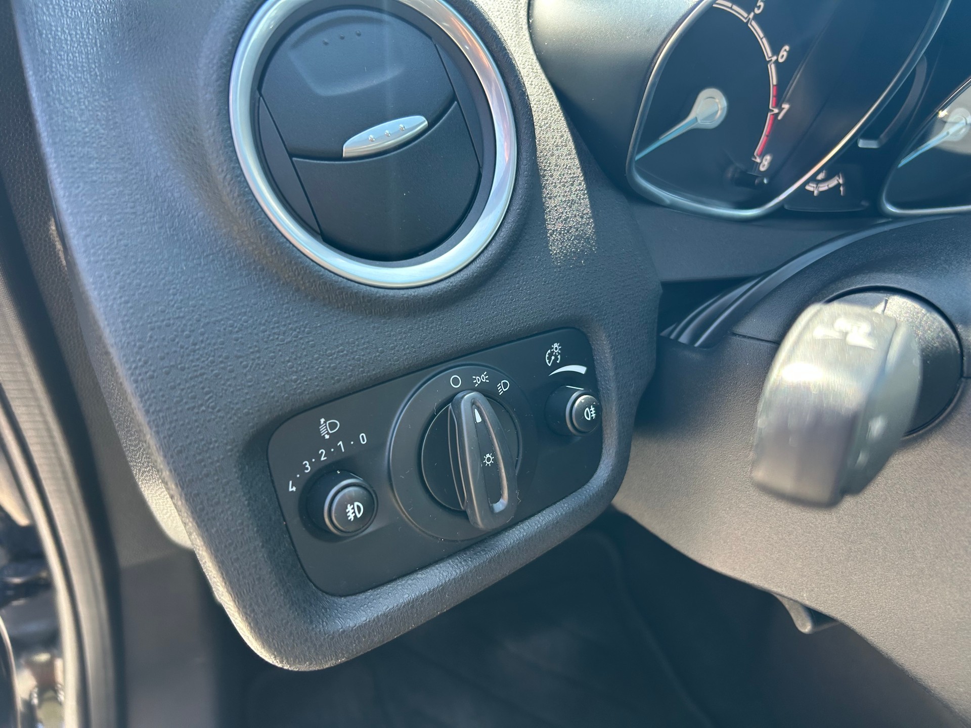 FORD Fiesta 1.0 Freetech-image-11