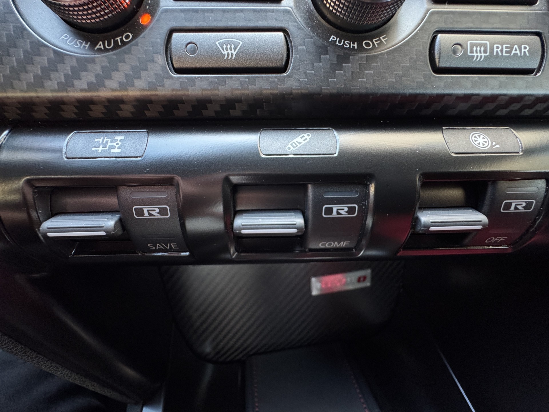 NISSAN GT-R 3.8 V6 BiT *Nismo*-image-24