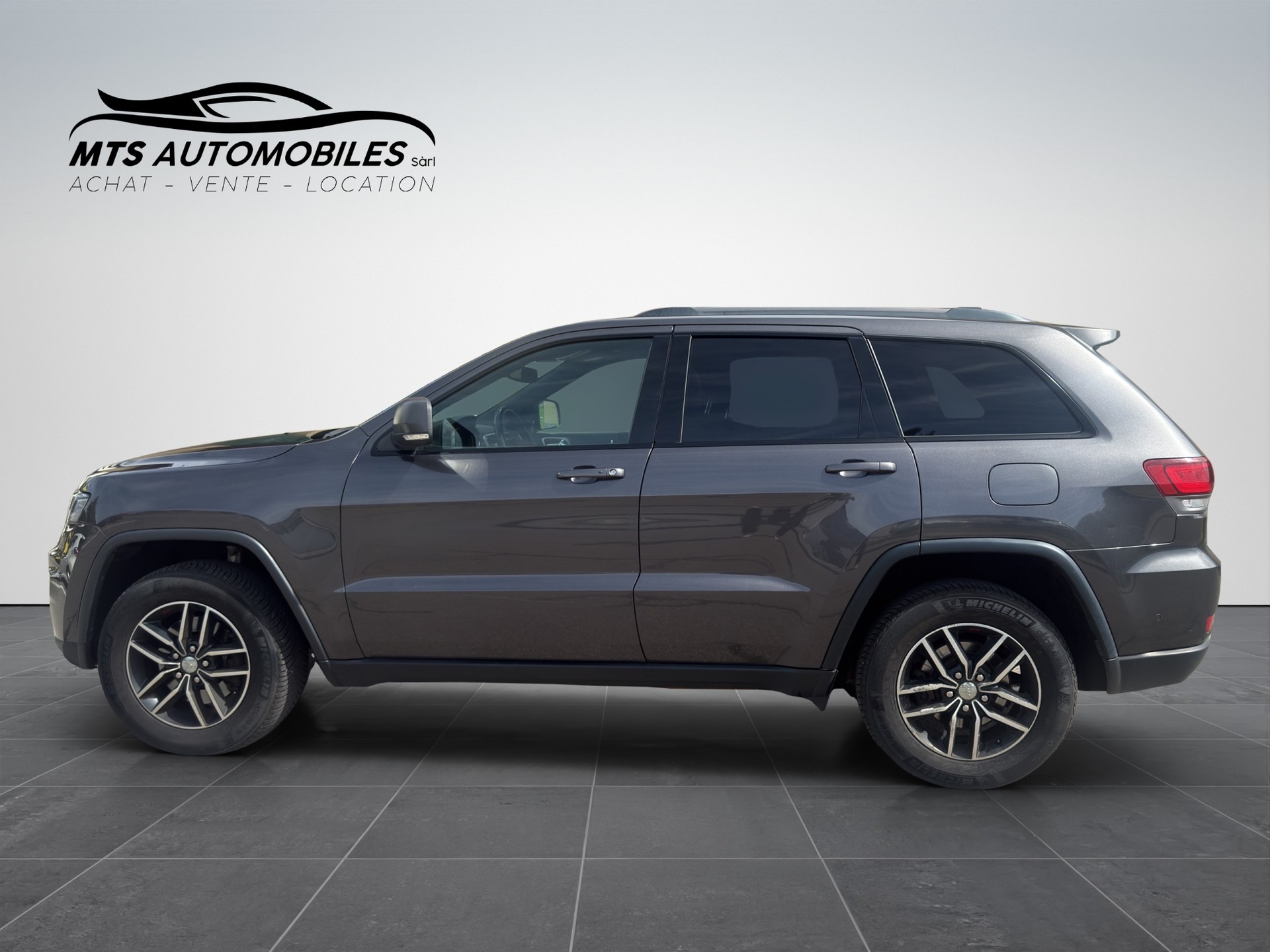 JEEP Grand Cherokee 3.0 CRD Trailhawk Automatic-image-2