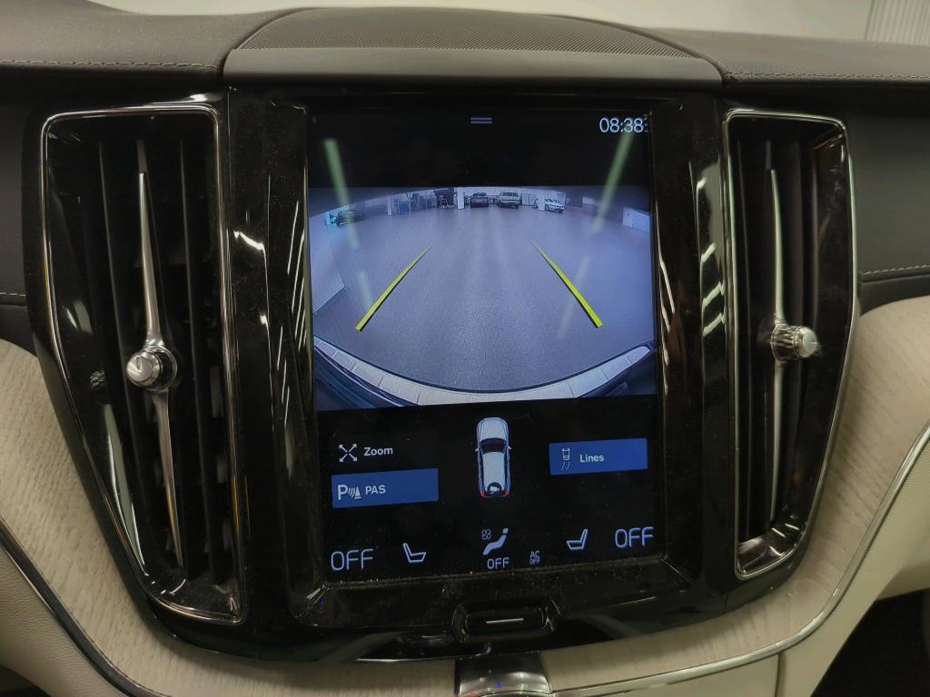 VOLVO XC60 B4 Diesel Mild Hybrid AWD Inscription Geartronic-image-11