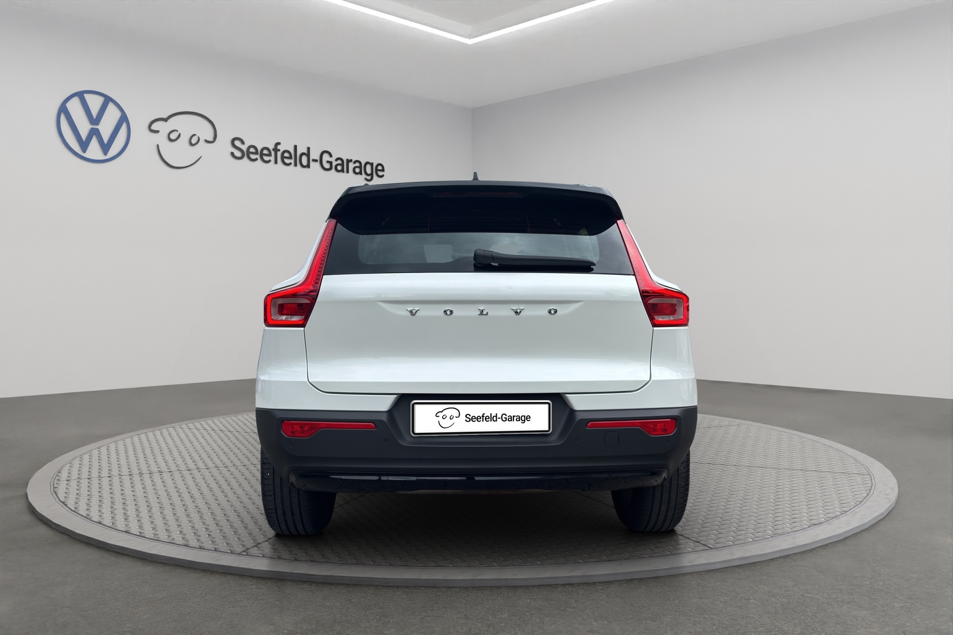 VOLVO XC40 B4 Benzin Mild Hybrid AWD R-Design Geartronic-image-4