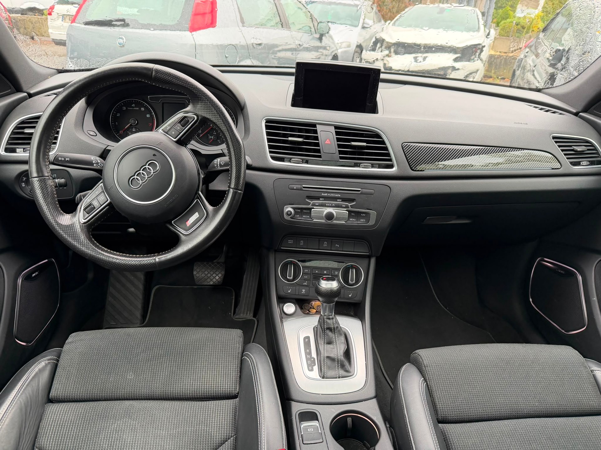AUDI Q3 2.0 TFSI design quattro S-tronic-image-18