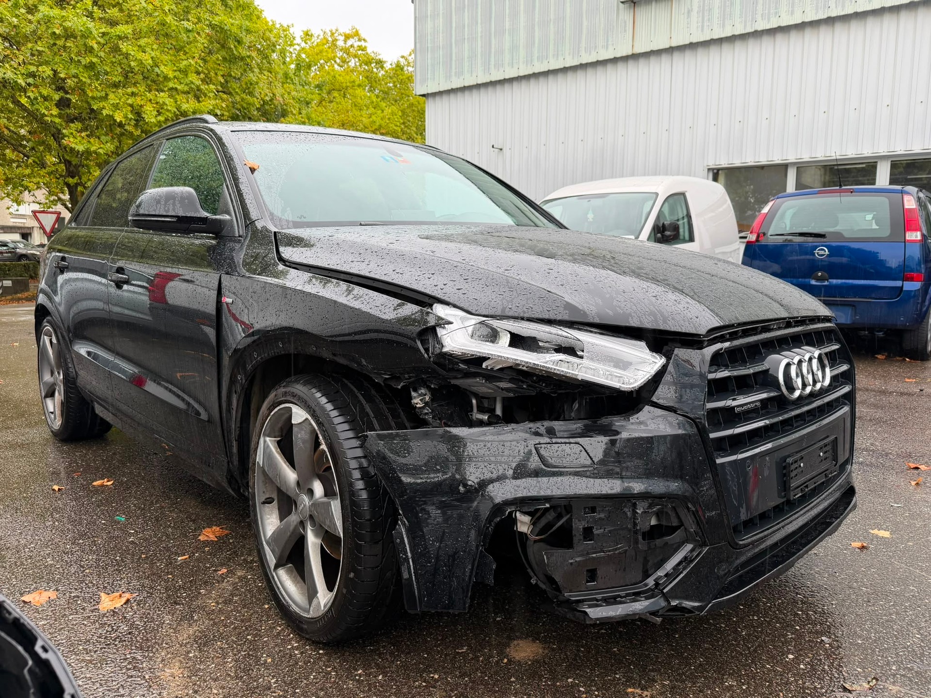 AUDI Q3 2.0 TFSI design quattro S-tronic-image-1