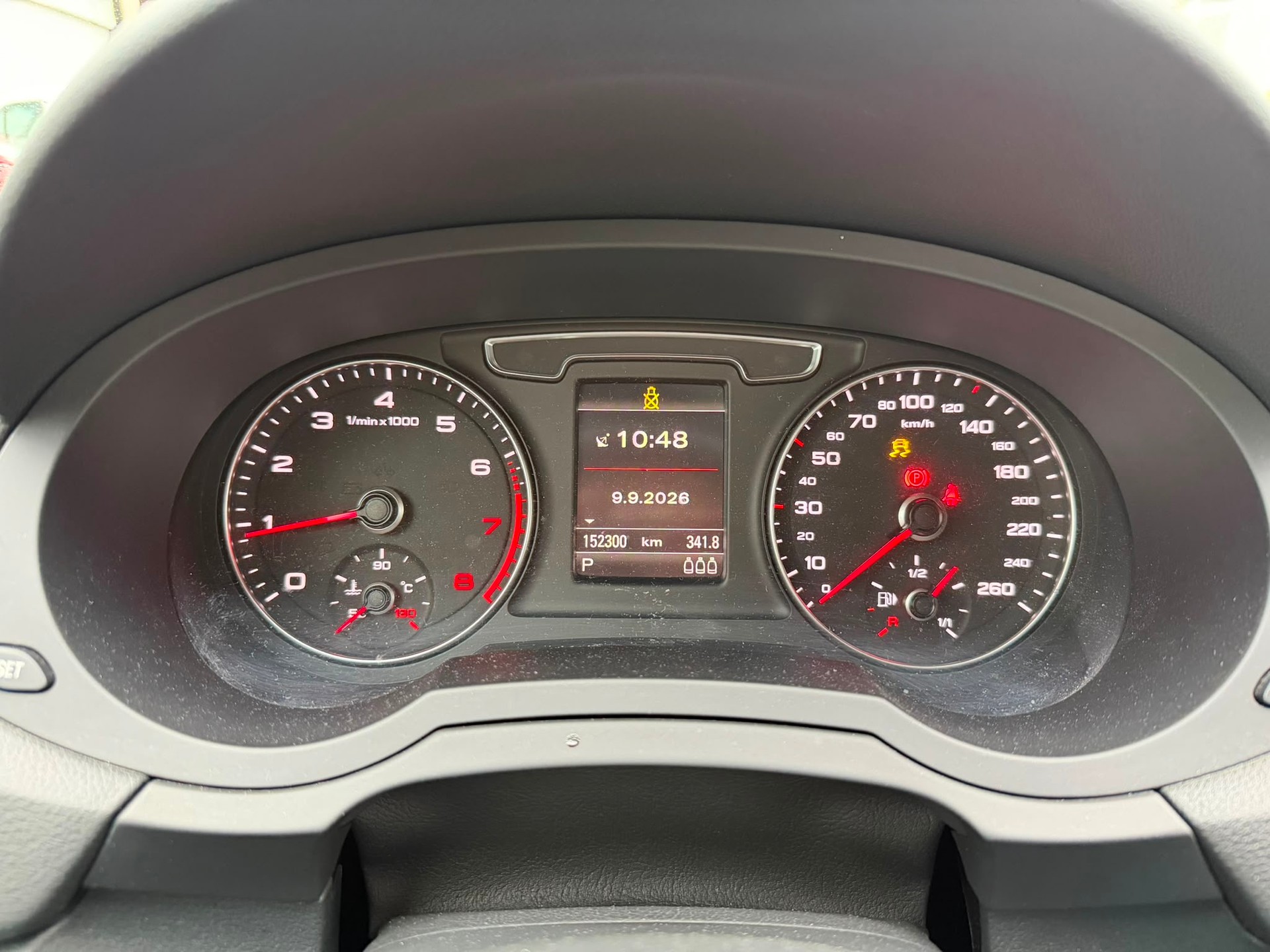 AUDI Q3 2.0 TFSI design quattro S-tronic-image-17