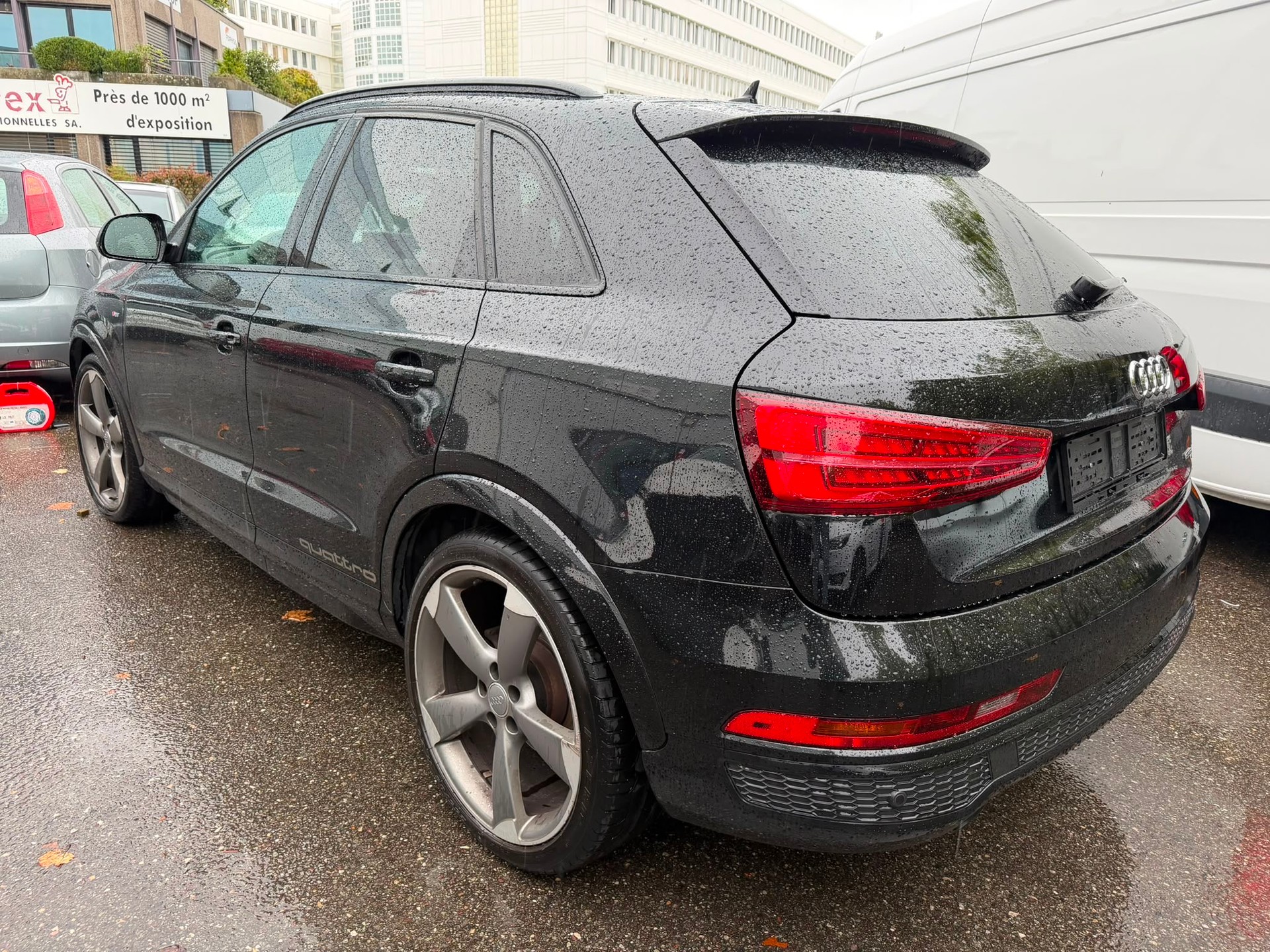 AUDI Q3 2.0 TFSI design quattro S-tronic-image-3