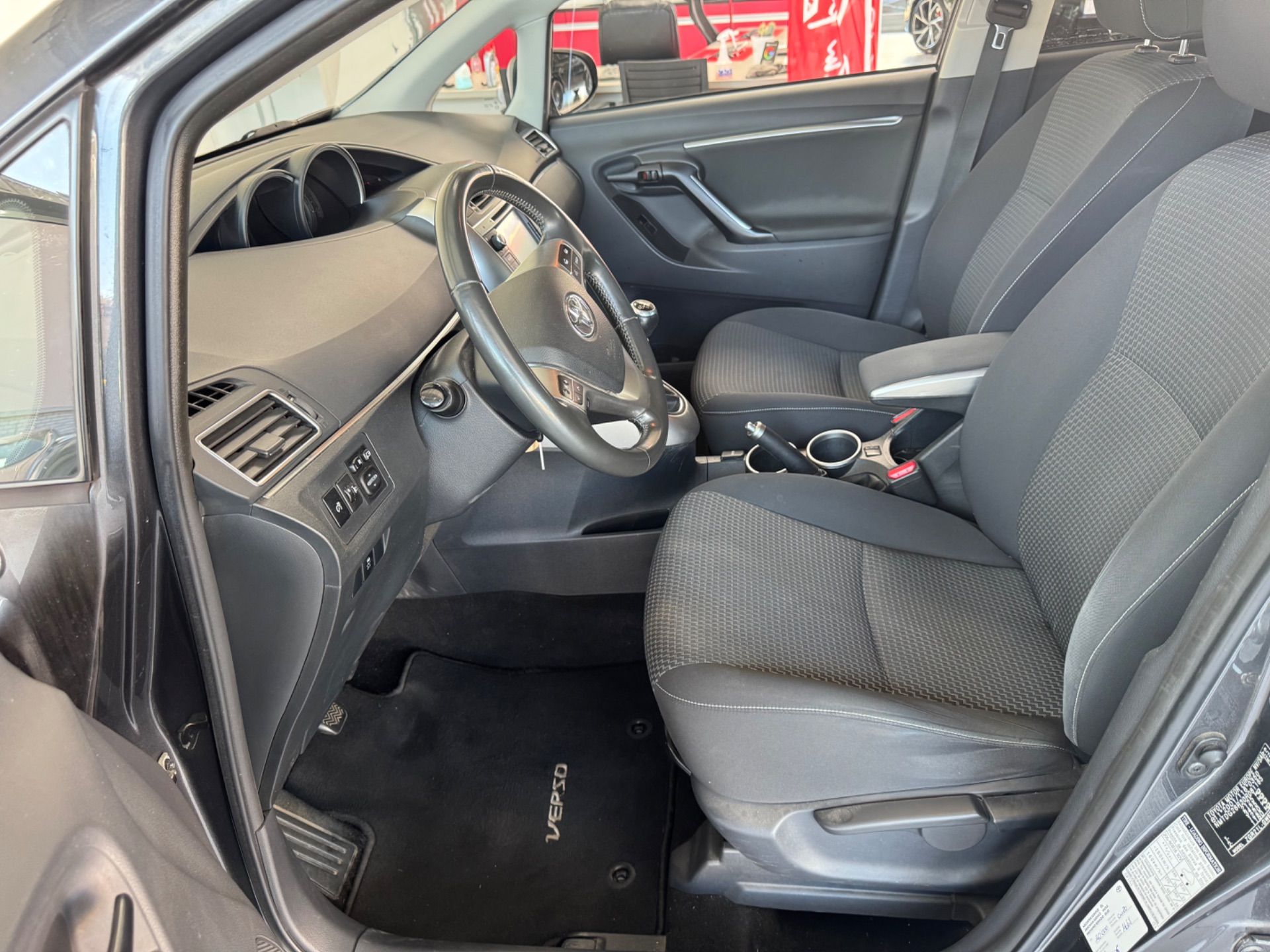 TOYOTA Verso 1.8 Swiss Trend-image-8
