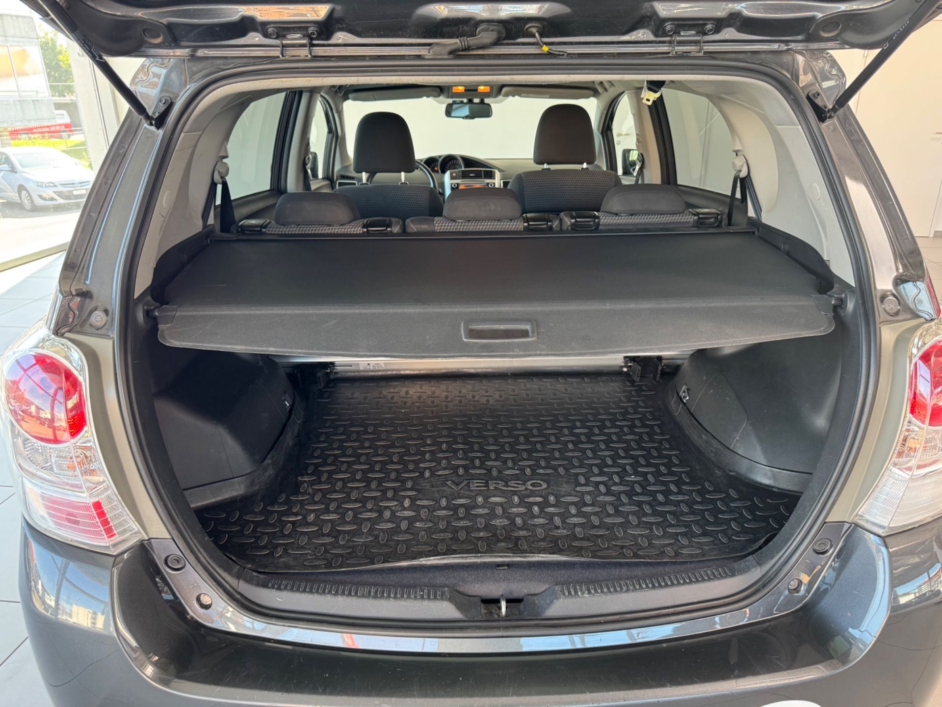 TOYOTA Verso 1.8 Swiss Trend-image-15