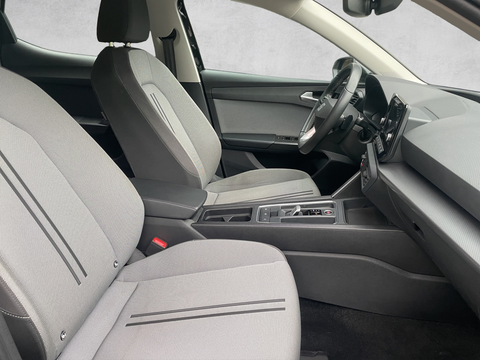 SEAT Leon 1.0 eTSI mHEV Style-image-12