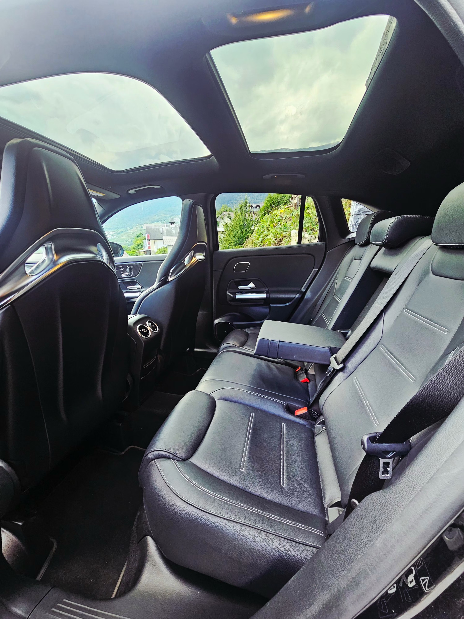 MERCEDES-BENZ MERCEDES-AMG GLA 35 4MATIC | AMG PERFORMANCE | PREMIUM PLUS | AÉRO AMG | BURMESTER-image-4