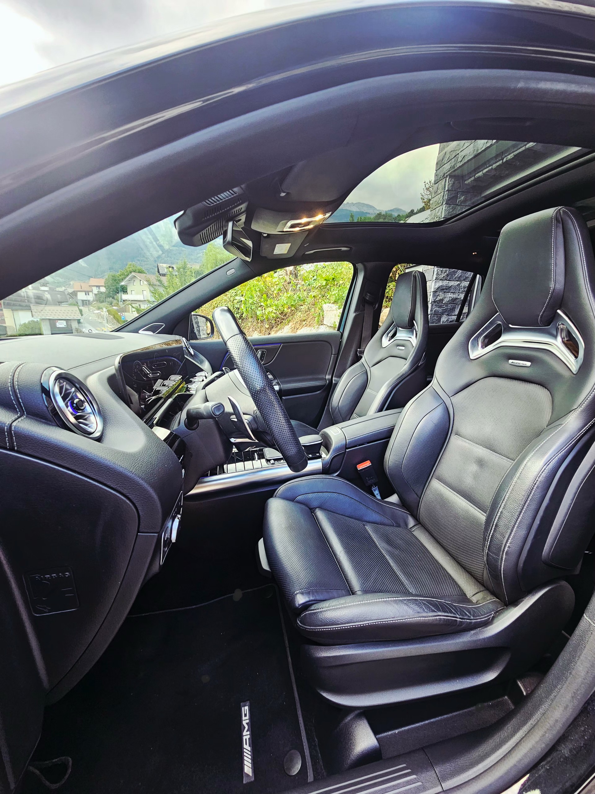 MERCEDES-BENZ MERCEDES-AMG GLA 35 4MATIC | AMG PERFORMANCE | PREMIUM PLUS | AÉRO AMG | BURMESTER-image-0