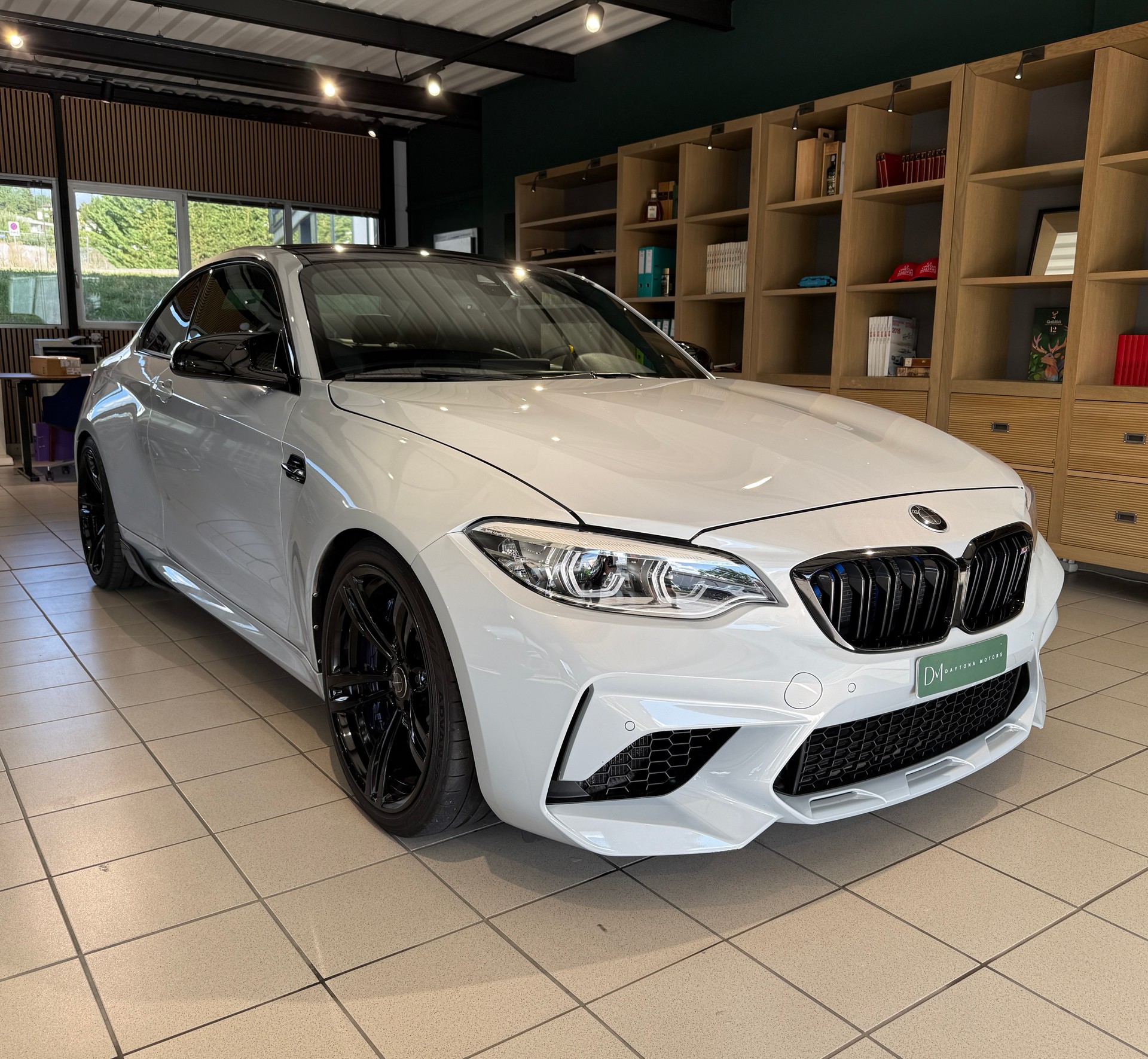 BMW M2 Competition Drivelogic-showroom-element-3